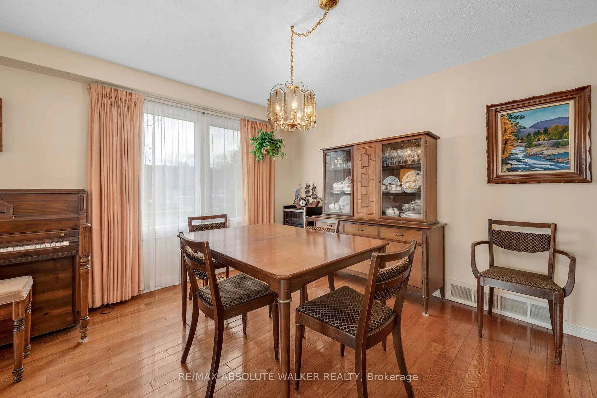 Photo 7 of 2295 Cotters Crescent, Ottawa, Windsor Park Village — HOMEH