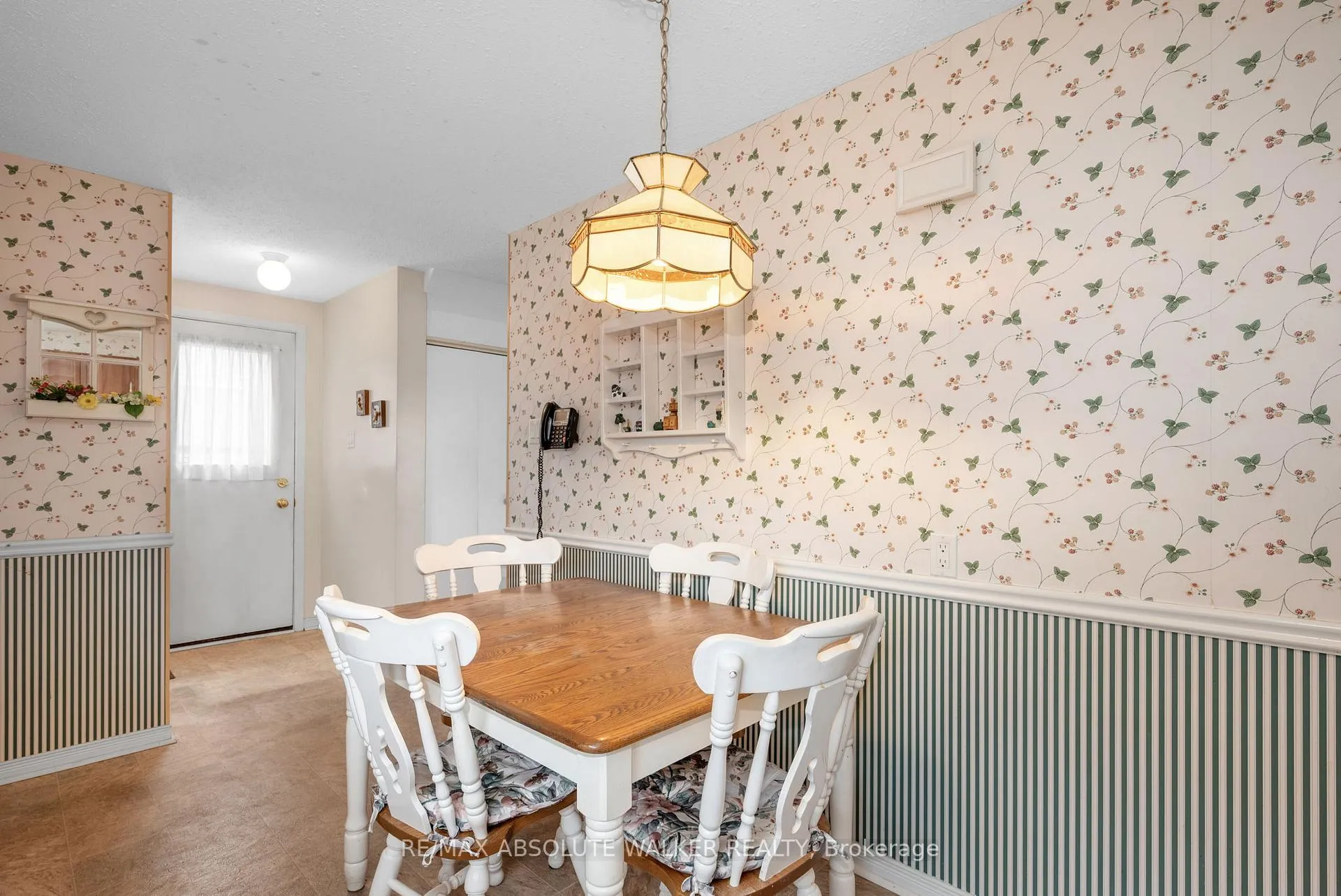 Photo 13 of 2295 Cotters Crescent, Ottawa, Windsor Park Village — HOMEH
