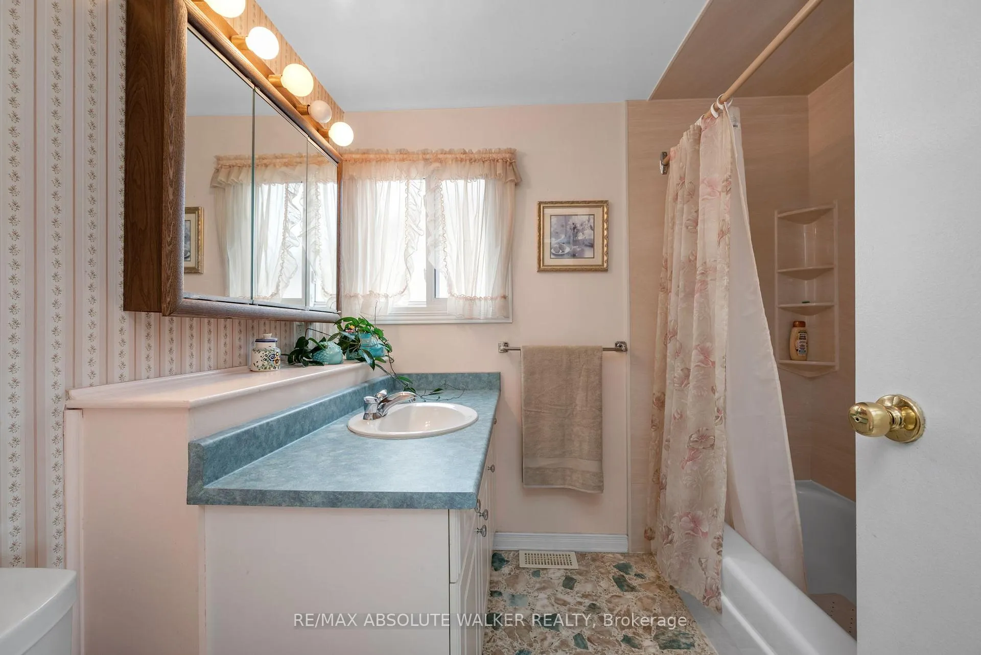 Photo 20 of 2295 Cotters Crescent, Ottawa, Windsor Park Village — HOMEH