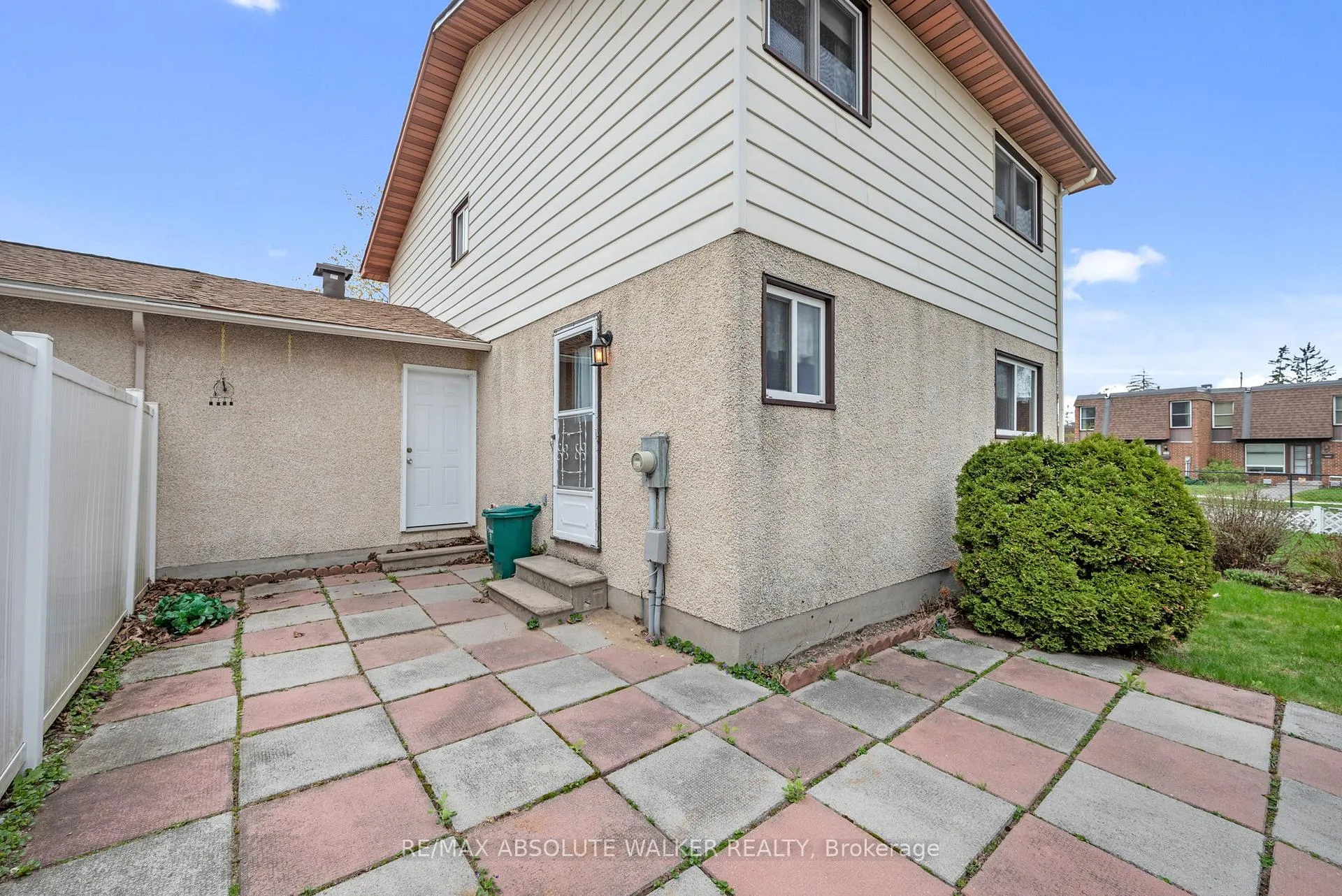 Photo 22 of 2295 Cotters Crescent, Ottawa, Windsor Park Village — HOMEH