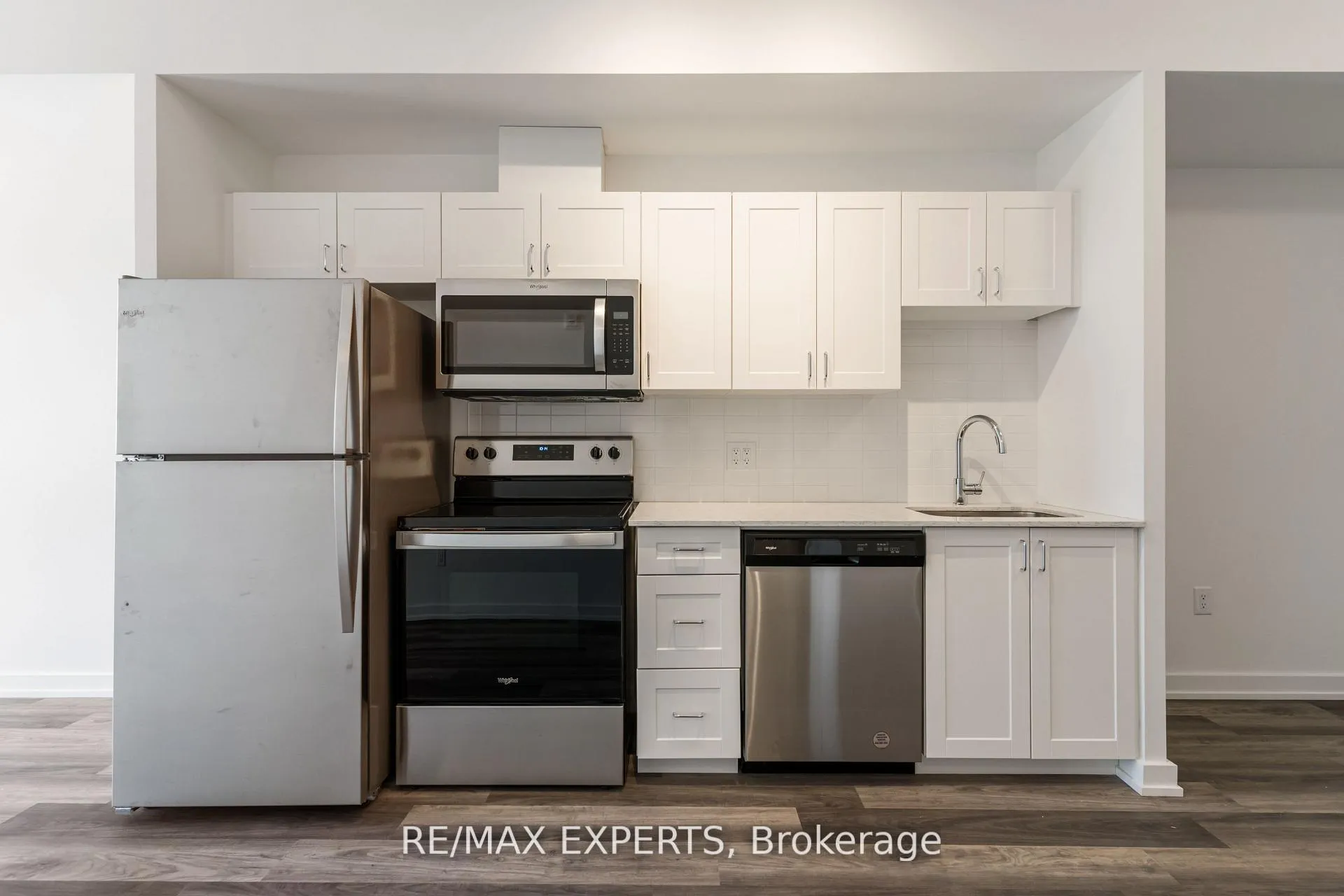 Front of Unit 424, 430 Essa Road