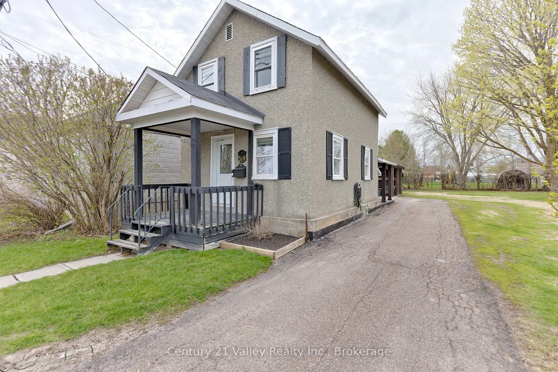 Photo 1 of 319 Mary Avenue, Renfrew — HOMEH