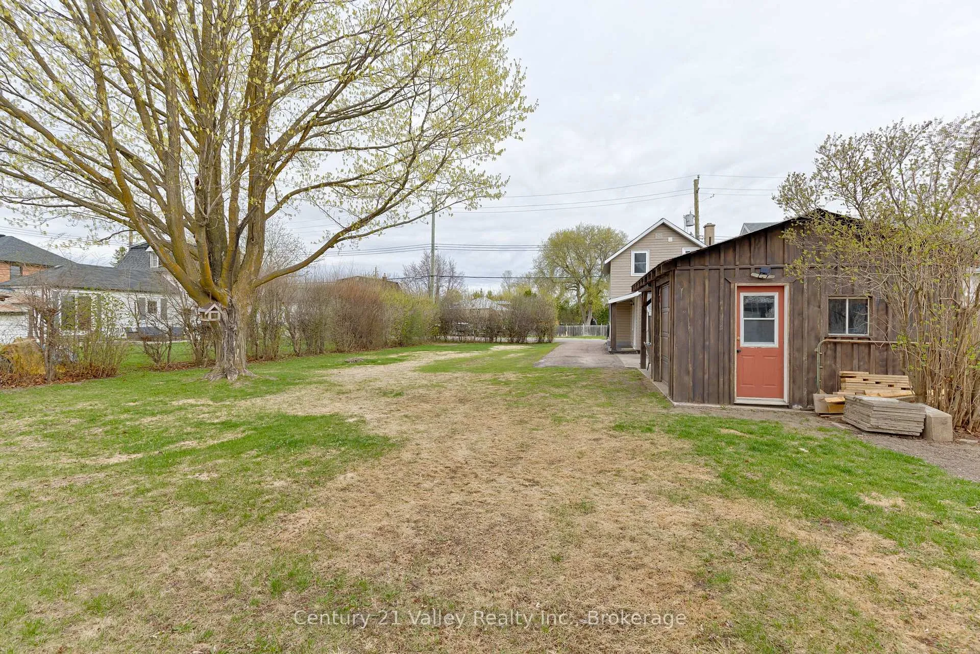 Photo 8 of 319 Mary Avenue, Renfrew — HOMEH