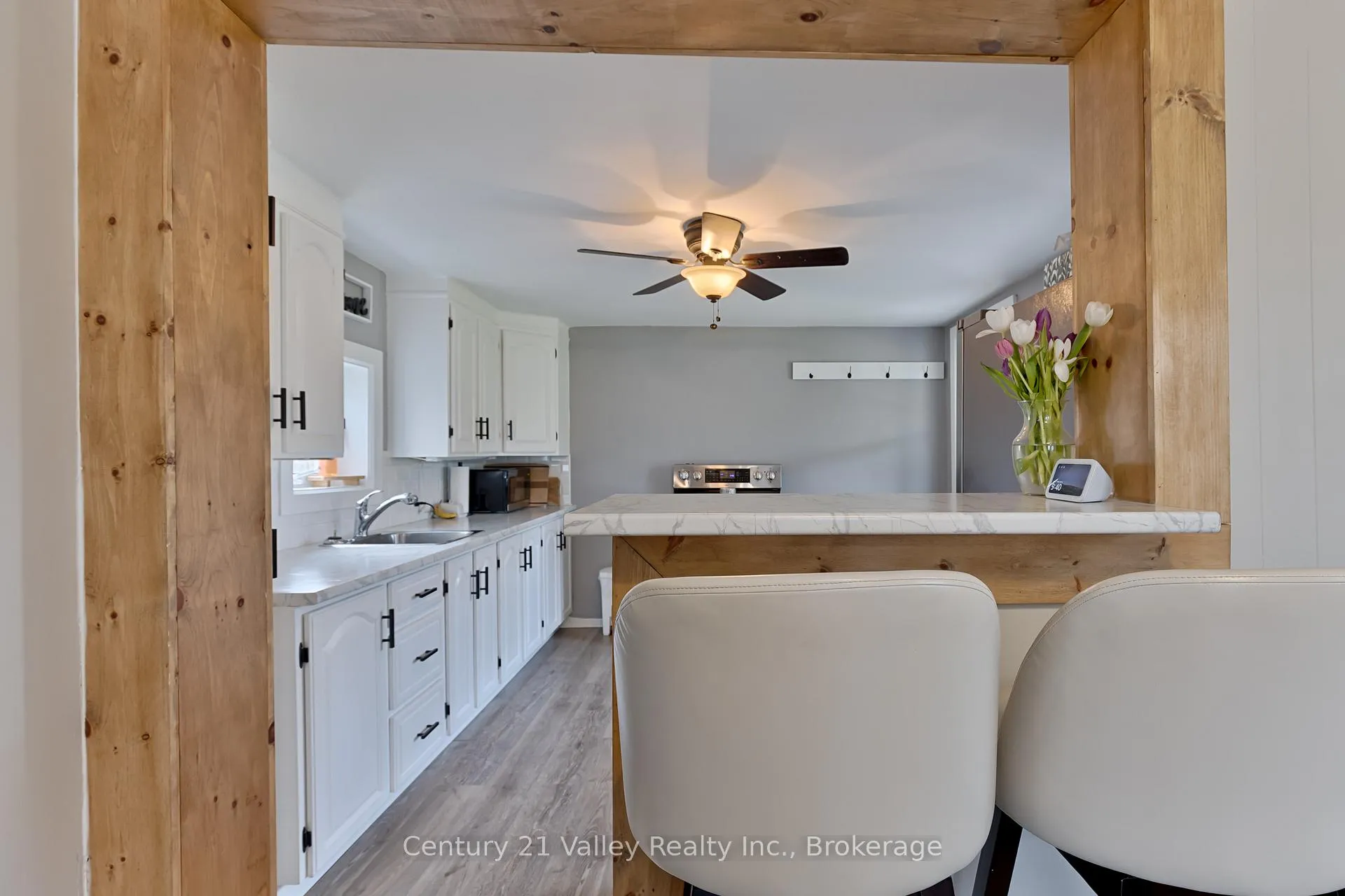 Photo 22 of 319 Mary Avenue, Renfrew — HOMEH