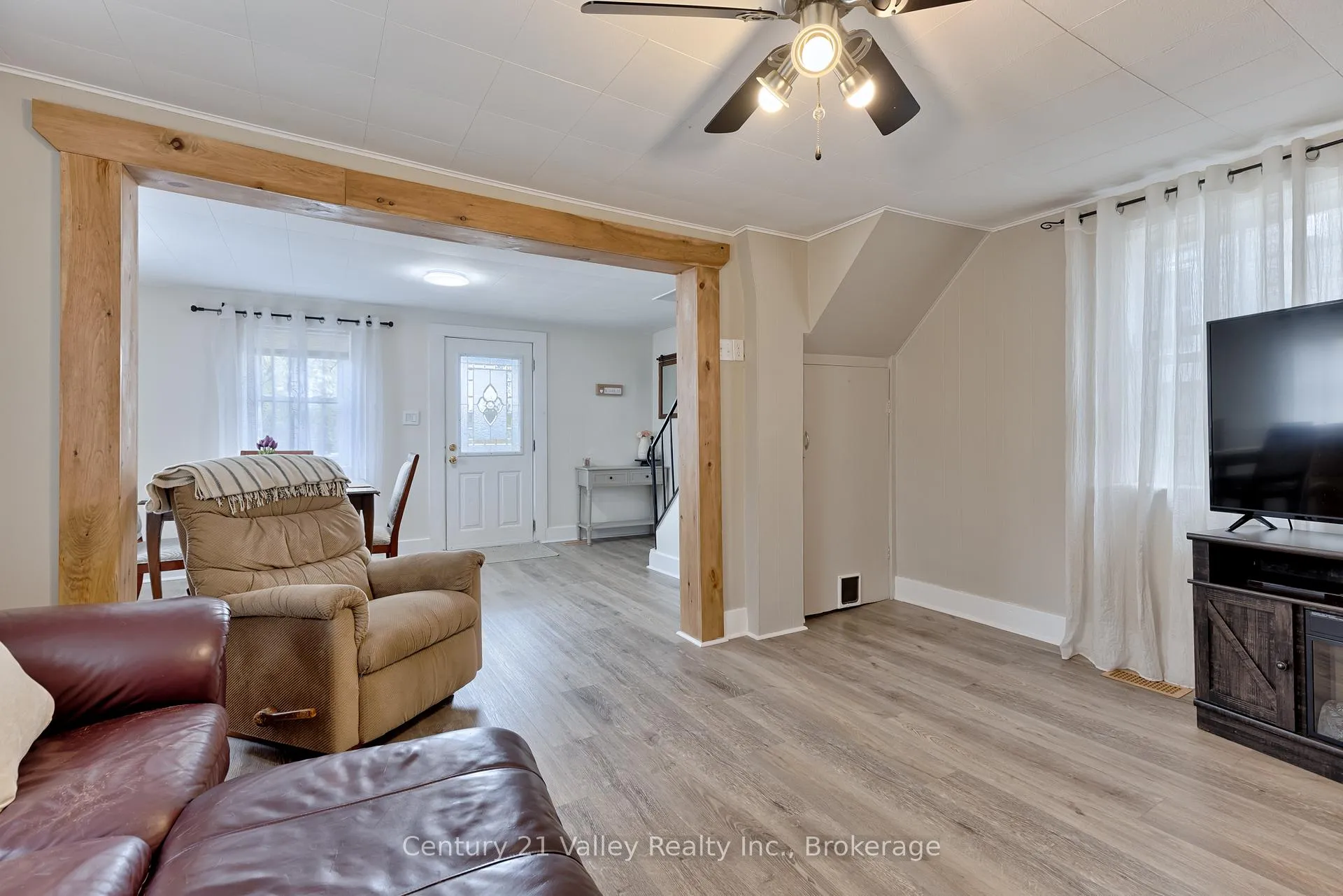 Photo 24 of 319 Mary Avenue, Renfrew — HOMEH
