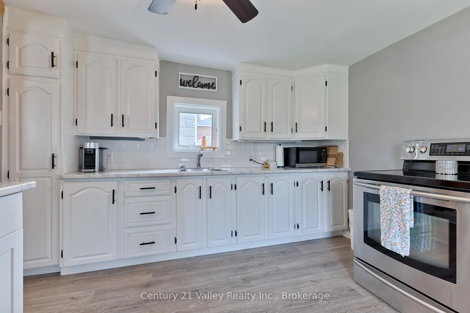 Photo 25 of 319 Mary Avenue, Renfrew — HOMEH