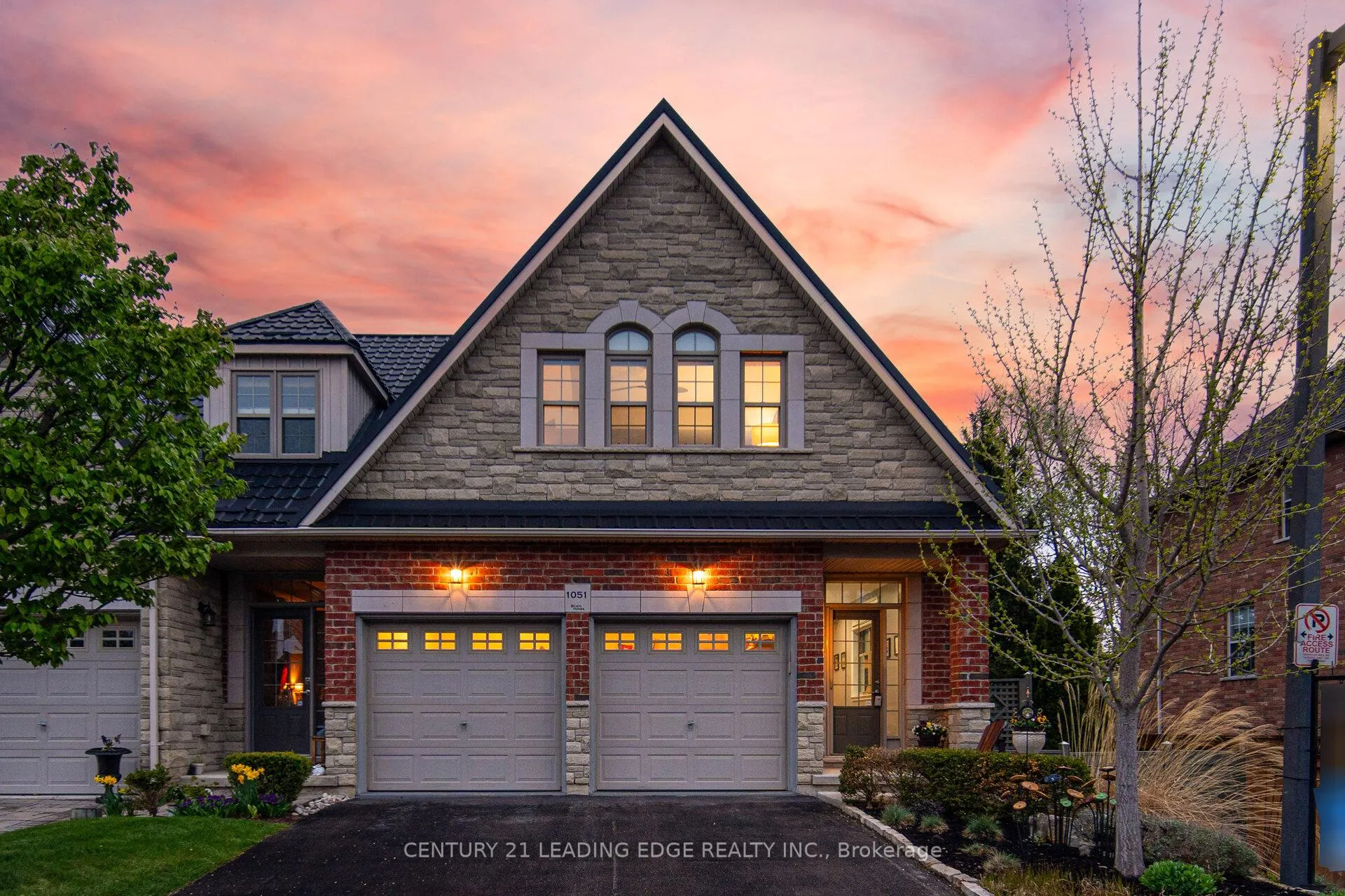 Photo 1 of 1051 Fernridge Common, Burlington, Bayview — HOMEH