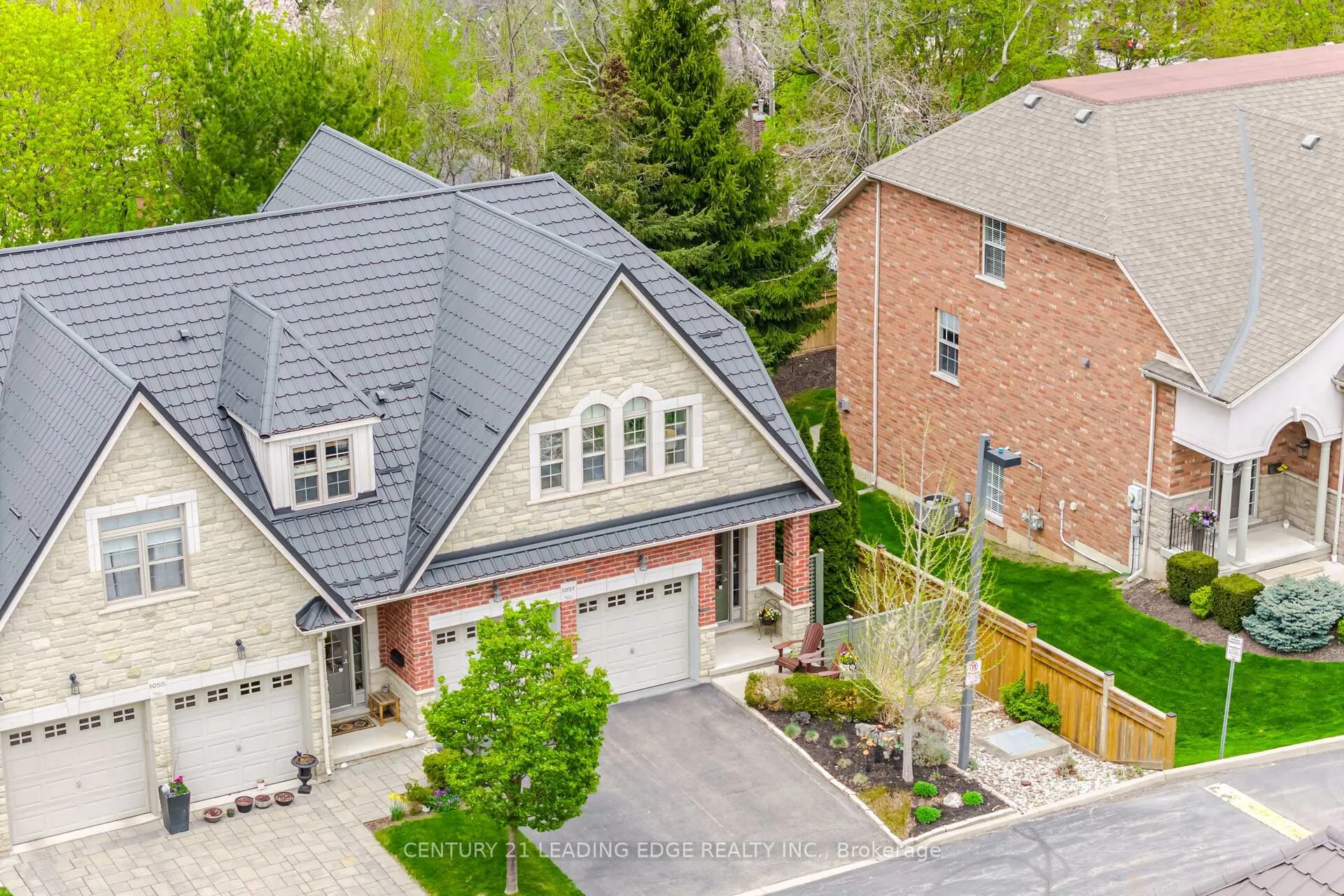 Photo 5 of 1051 Fernridge Common, Burlington, Bayview — HOMEH