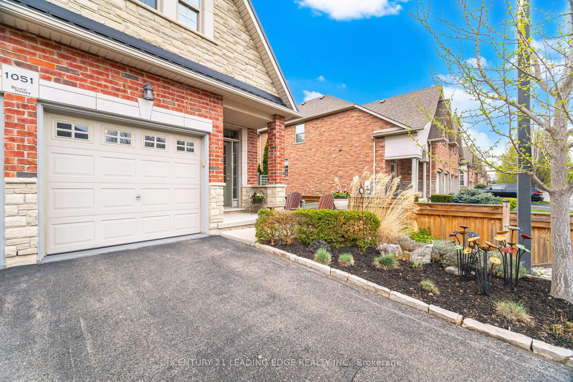 Photo 8 of 1051 Fernridge Common, Burlington, Bayview — HOMEH