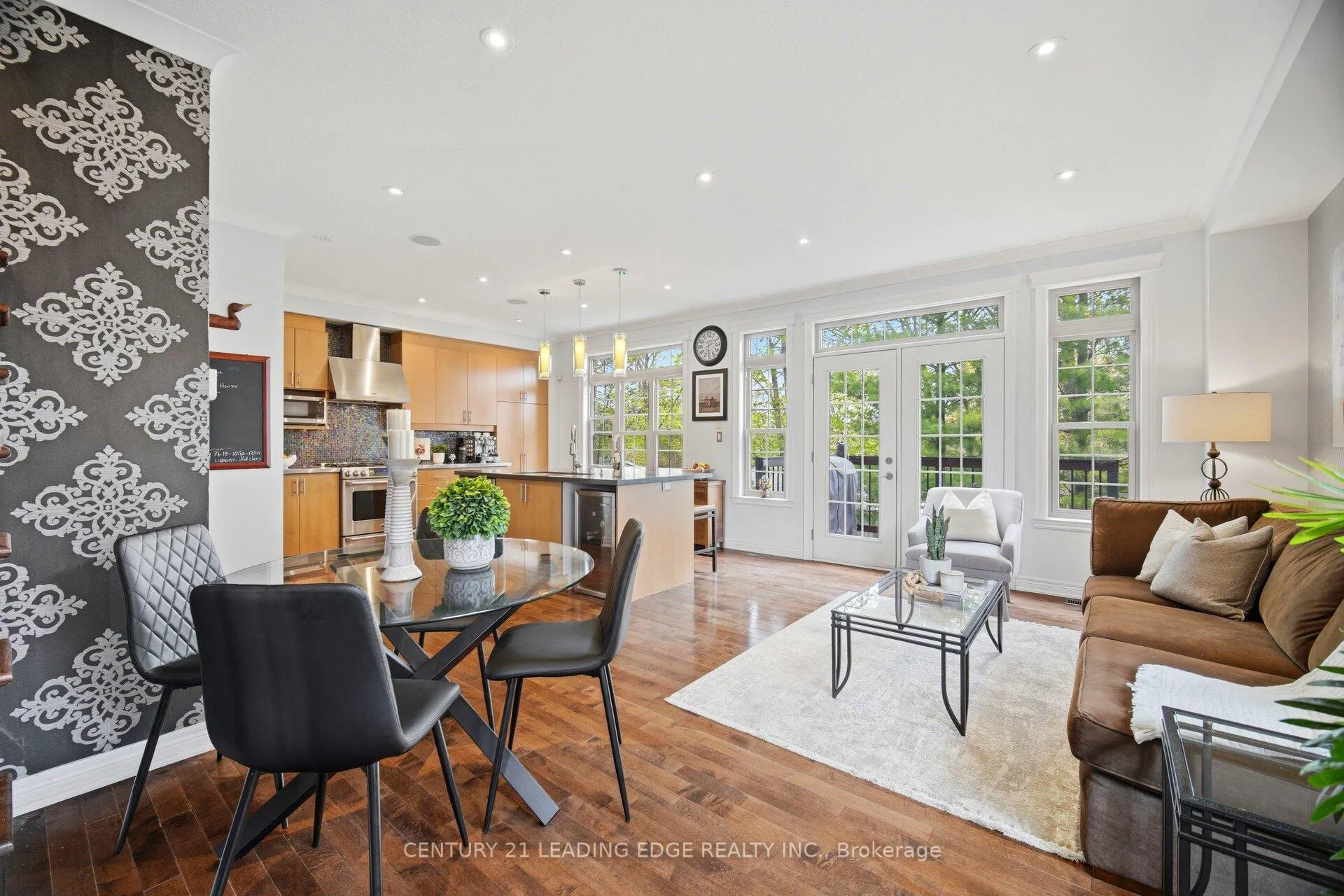 Photo 12 of 1051 Fernridge Common, Burlington, Bayview — HOMEH