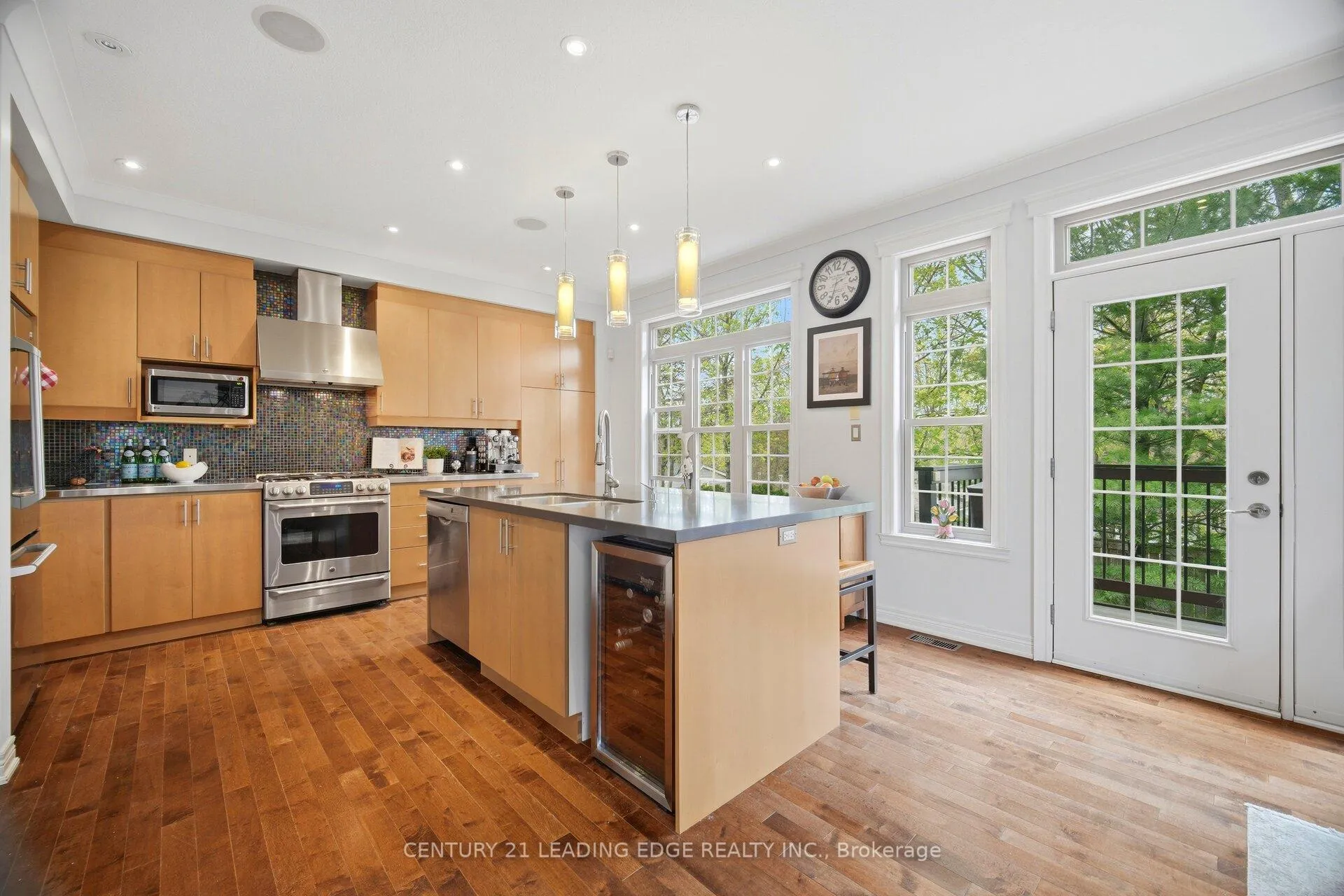 Photo 19 of 1051 Fernridge Common, Burlington, Bayview — HOMEH