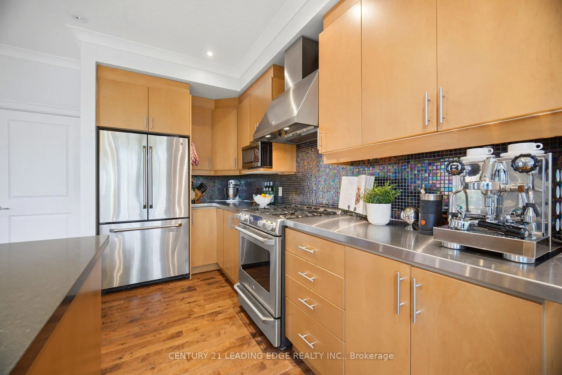 Photo 21 of 1051 Fernridge Common, Burlington, Bayview — HOMEH