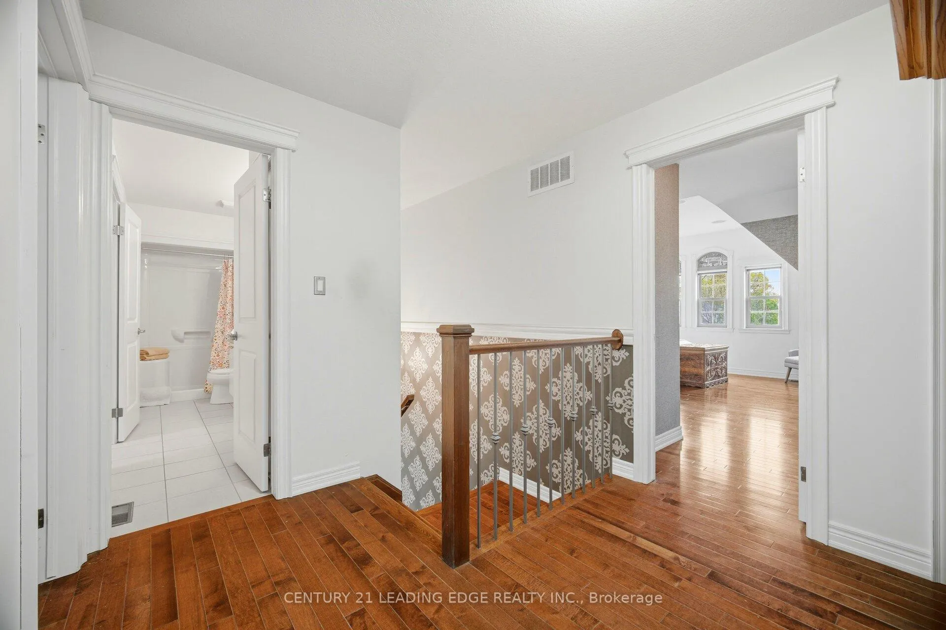 Photo 24 of 1051 Fernridge Common, Burlington, Bayview — HOMEH
