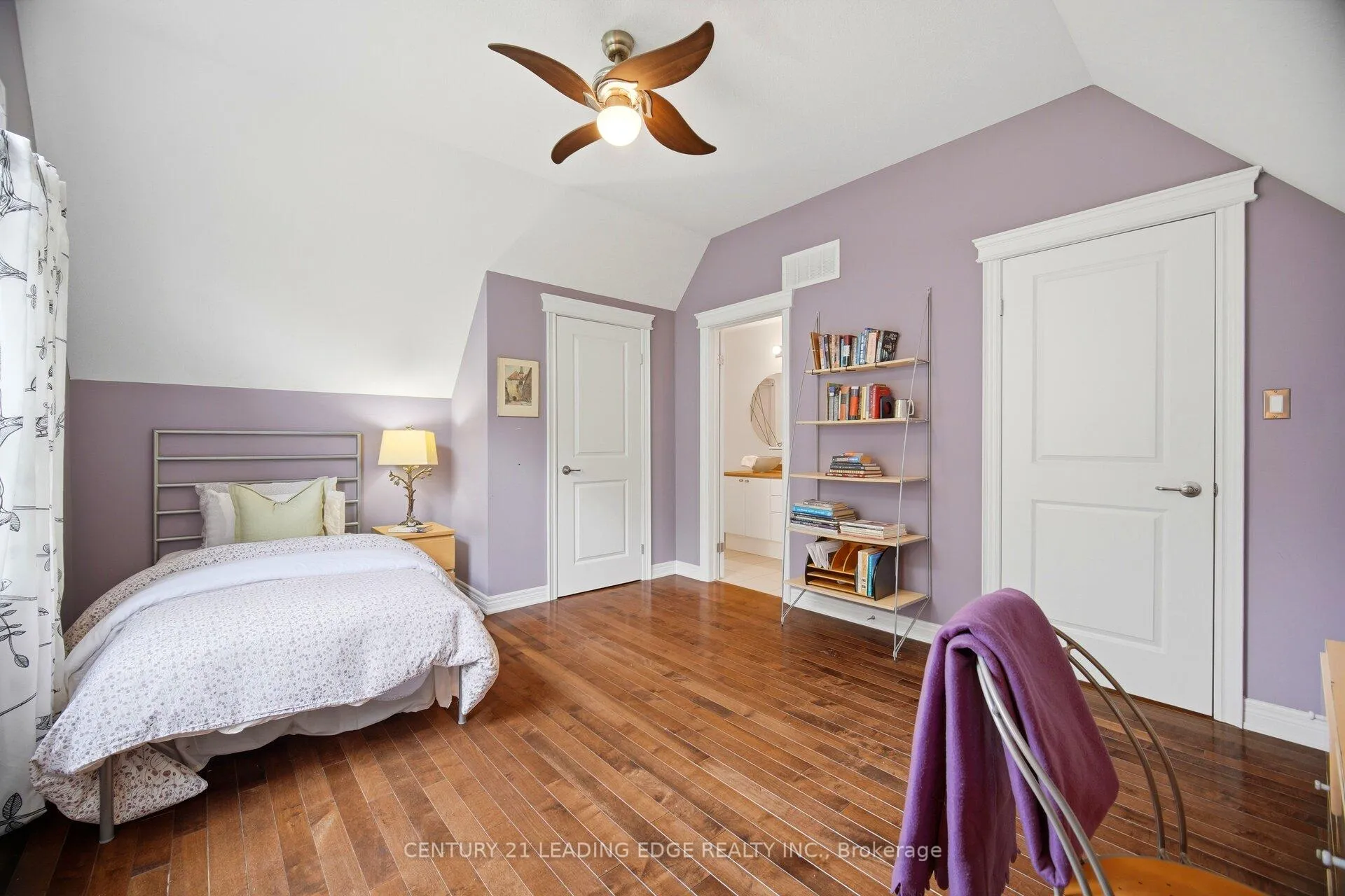 Photo 30 of 1051 Fernridge Common, Burlington, Bayview — HOMEH