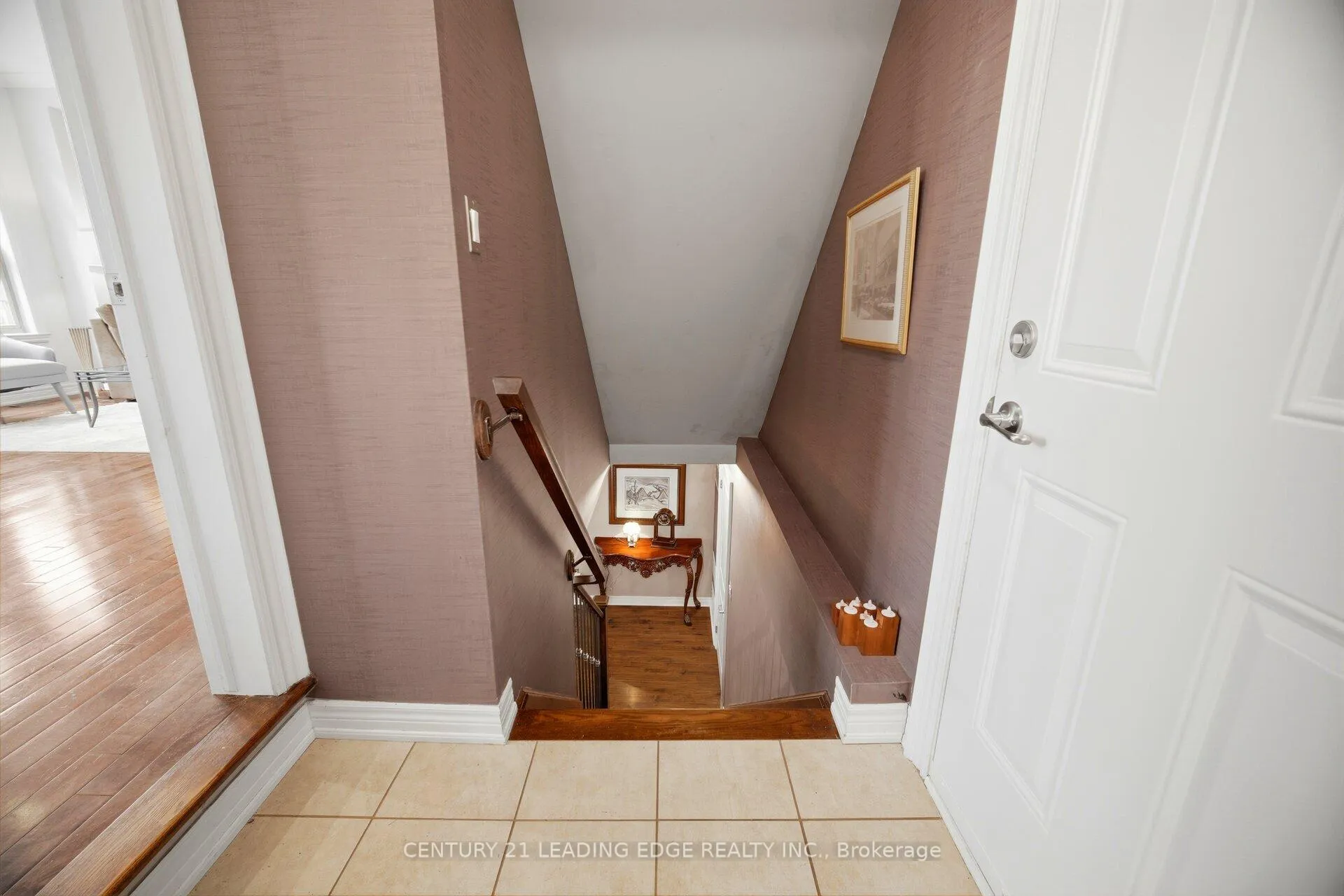 Photo 32 of 1051 Fernridge Common, Burlington, Bayview — HOMEH