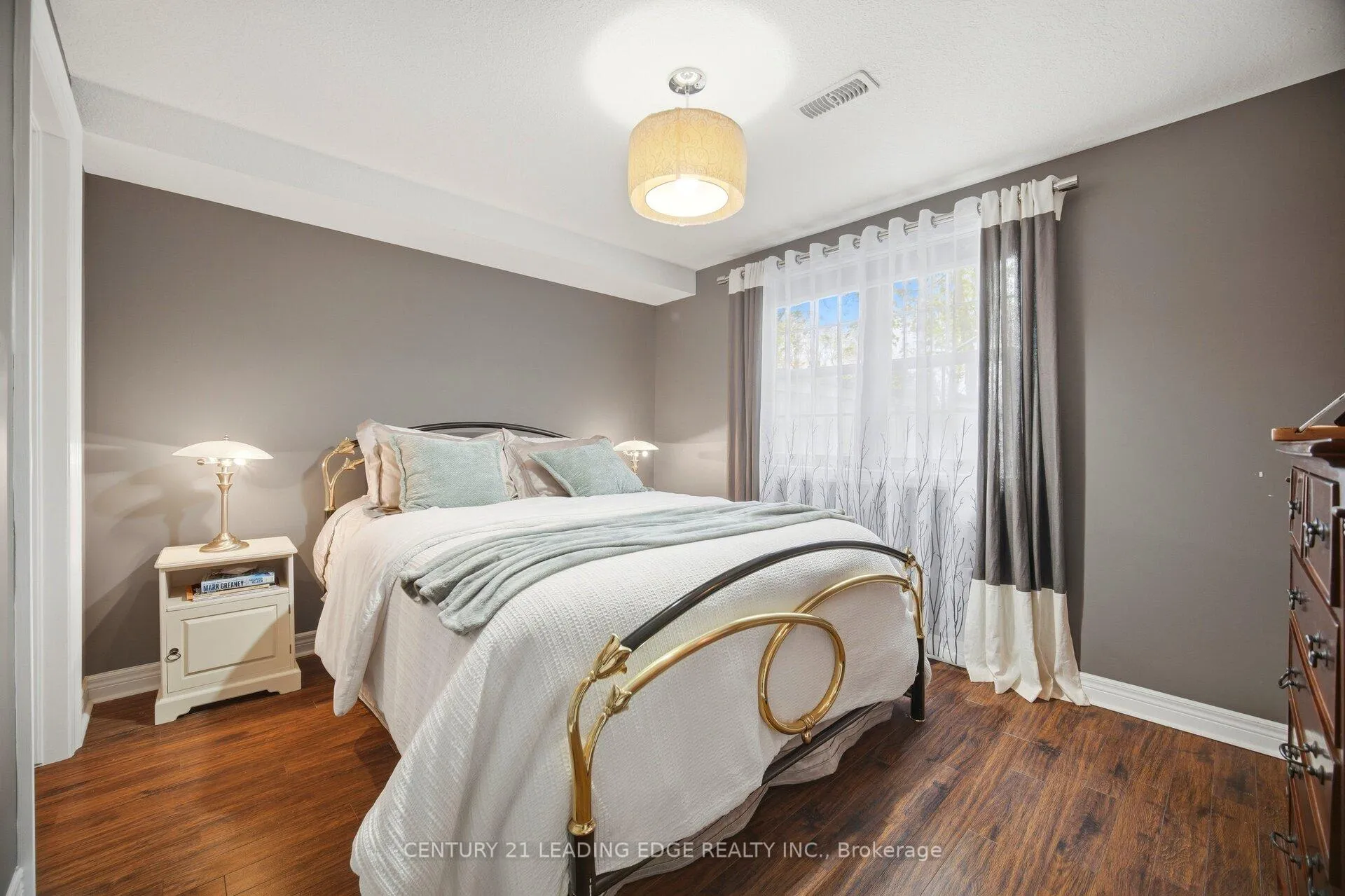 Photo 38 of 1051 Fernridge Common, Burlington, Bayview — HOMEH