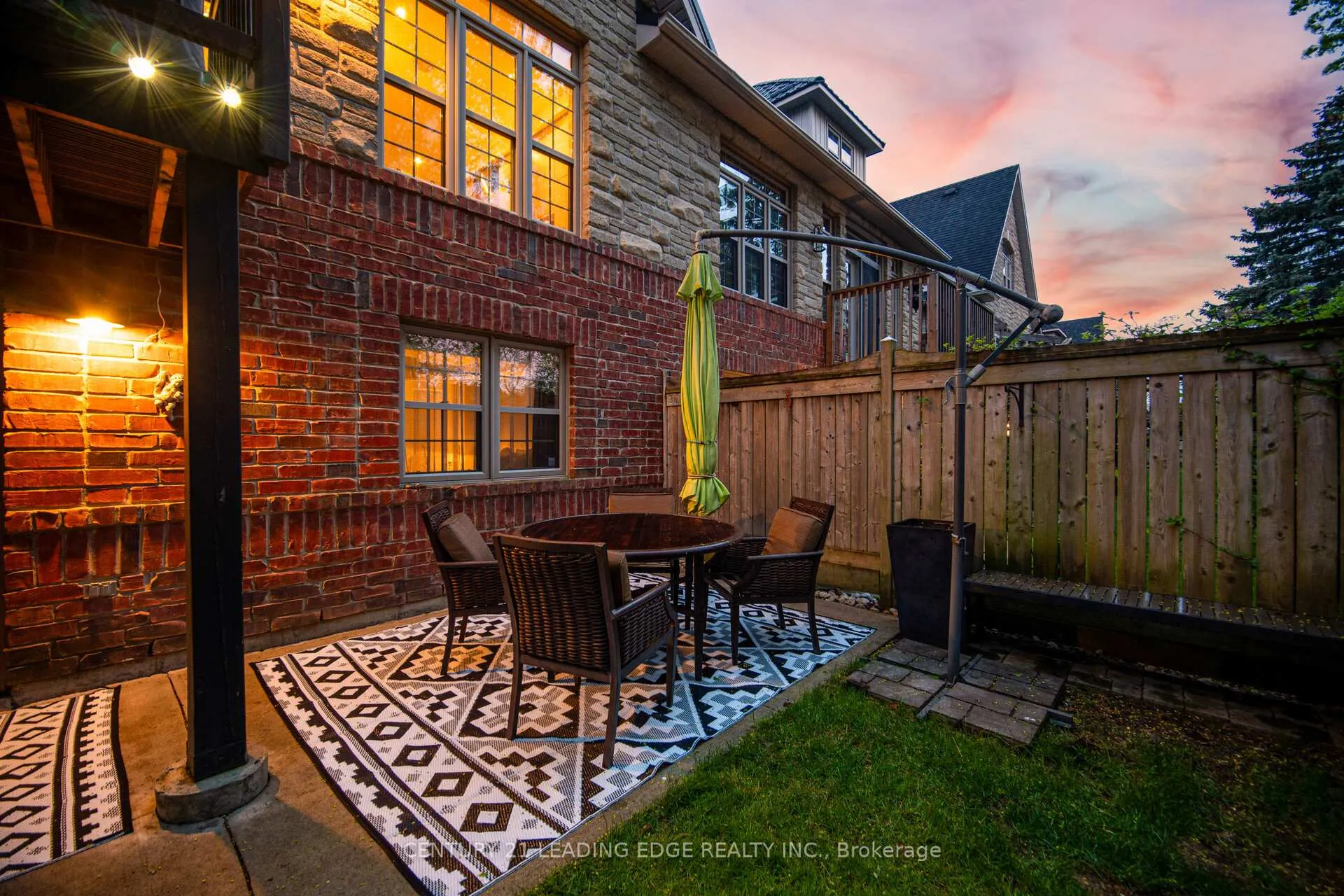Photo 43 of 1051 Fernridge Common, Burlington, Bayview — HOMEH