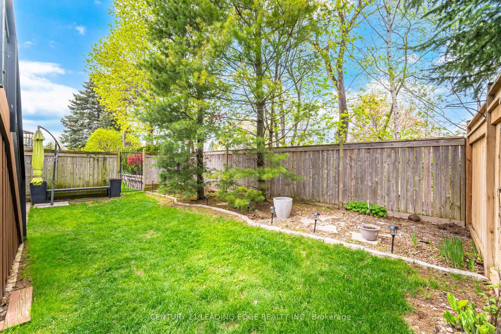 Photo 49 of 1051 Fernridge Common, Burlington, Bayview — HOMEH