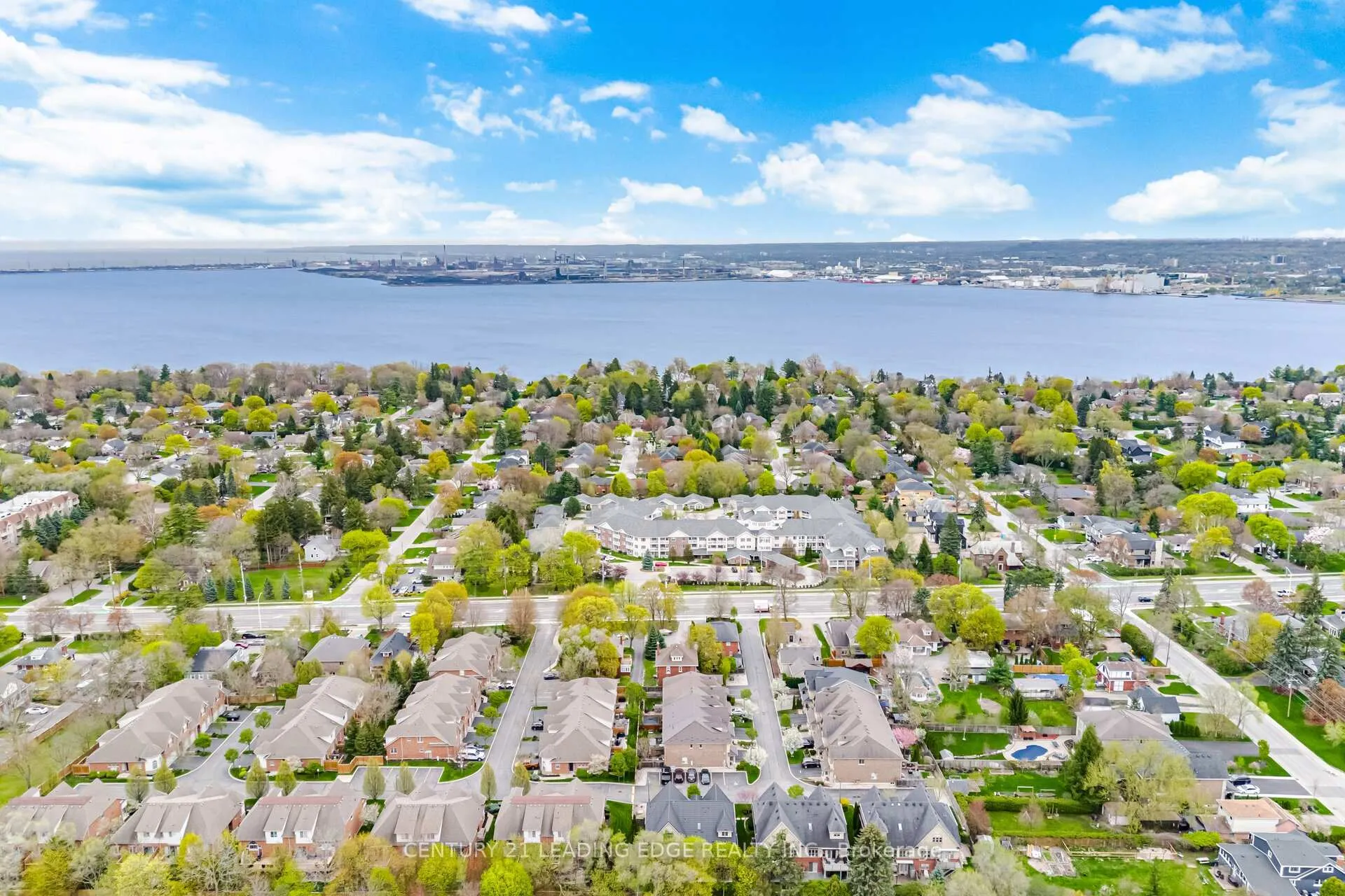 Photo 50 of 1051 Fernridge Common, Burlington, Bayview — HOMEH