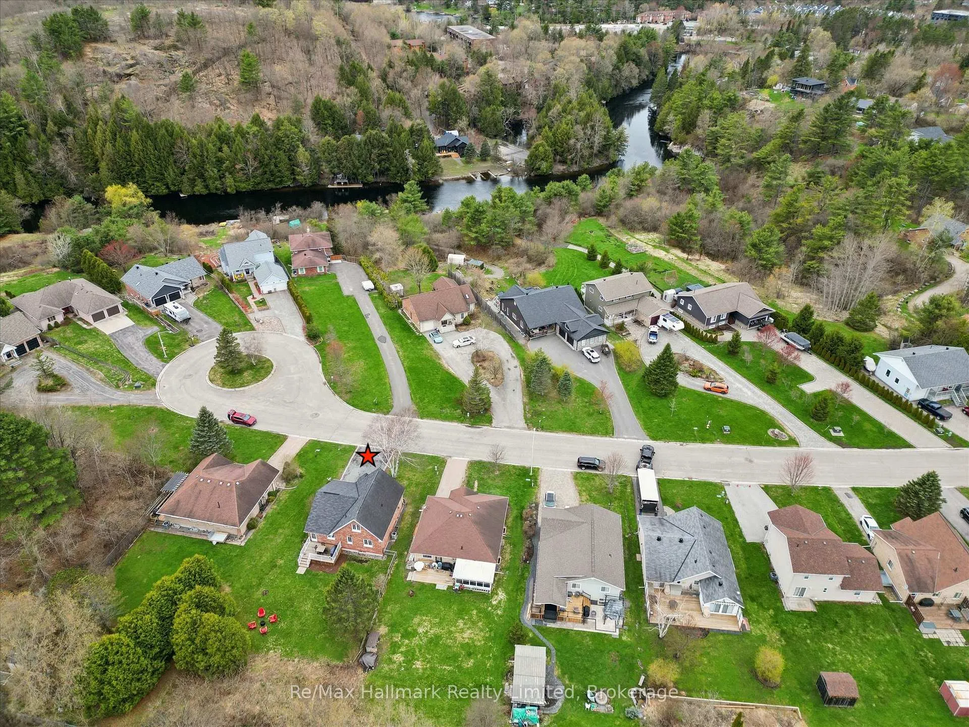 Photo 3 of 139 Milton Street, Bracebridge, Draper — HOMEH