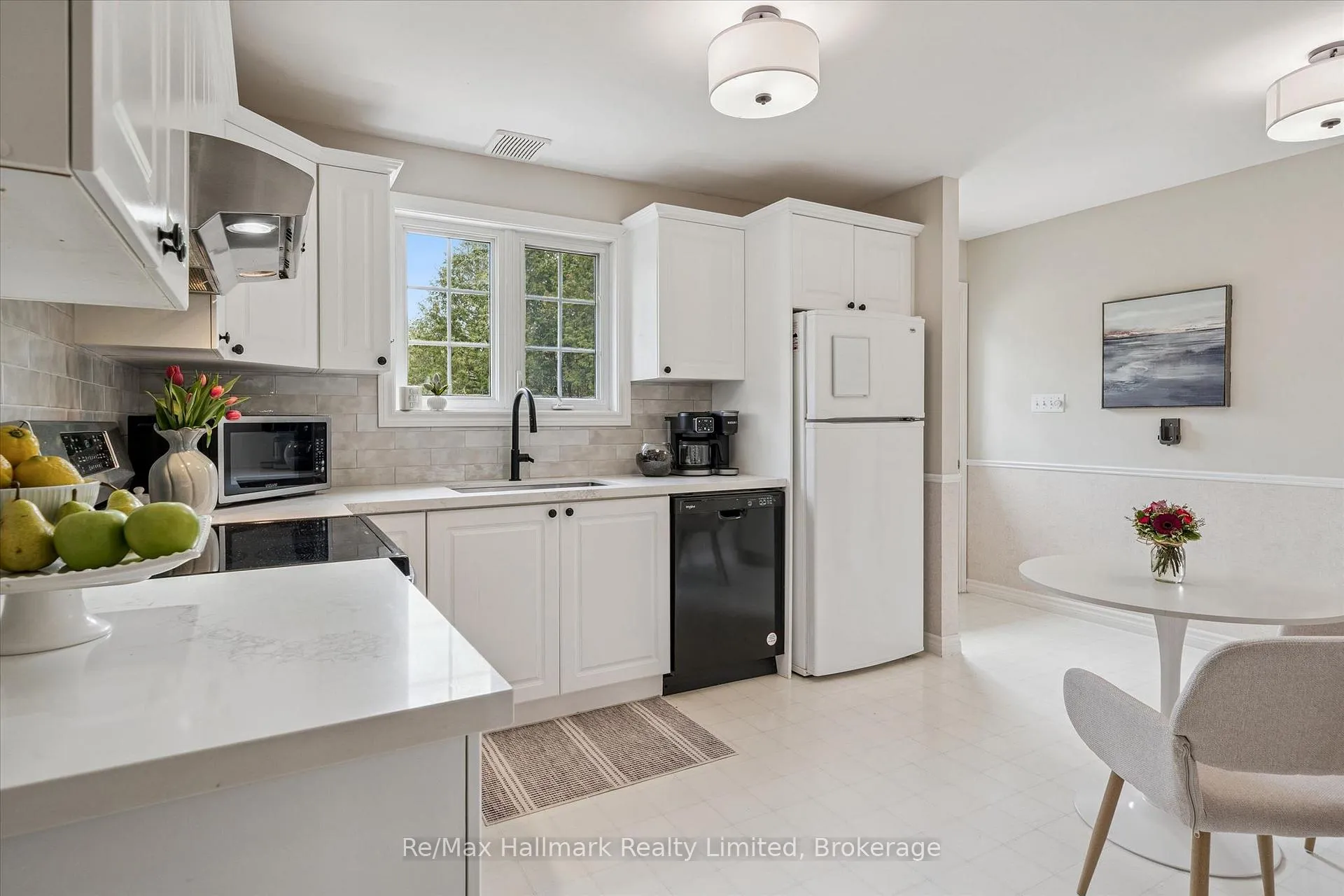 Photo 15 of 139 Milton Street, Bracebridge, Draper — HOMEH
