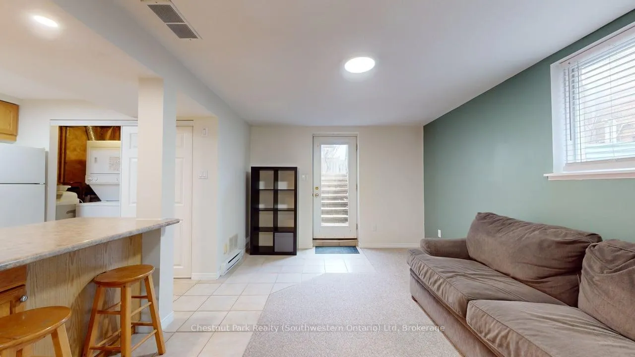 Photo 4 of Unit Lower, 22 Moss Place, Guelph, Kortright West — HOMEH