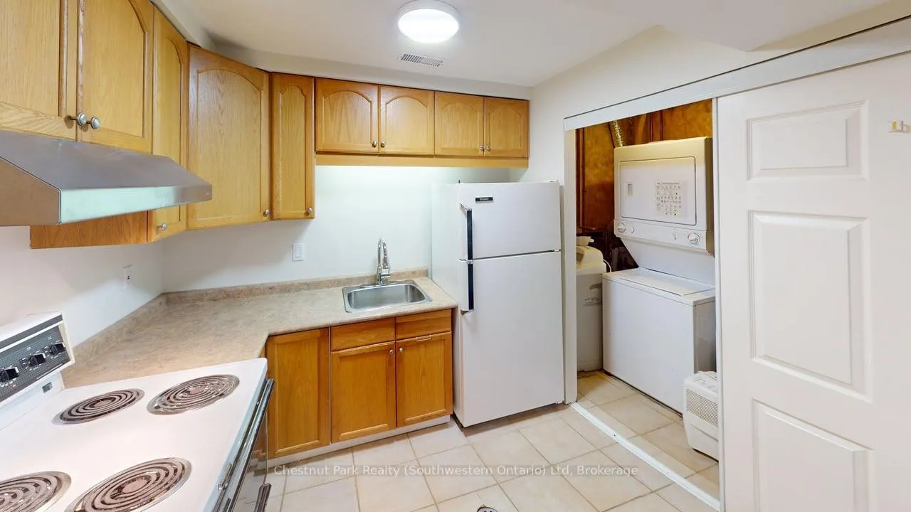 Photo 8 of Unit Lower, 22 Moss Place, Guelph, Kortright West — HOMEH