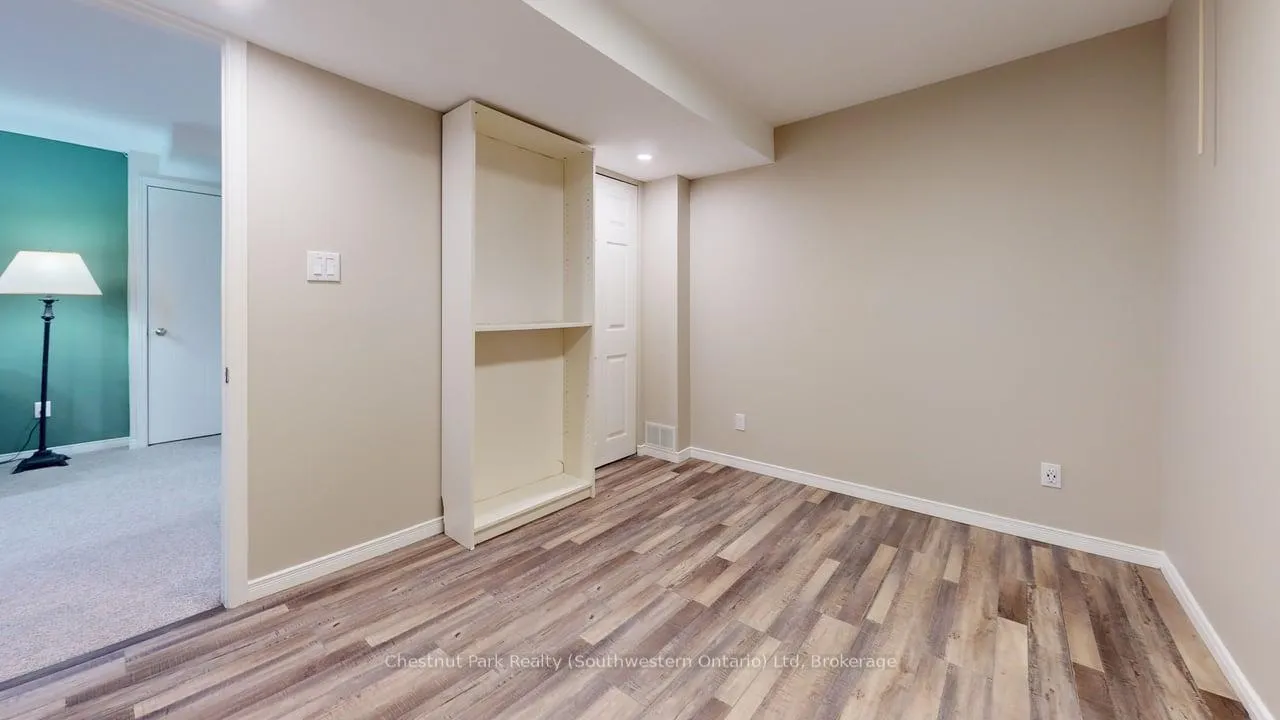Photo 11 of Unit Lower, 22 Moss Place, Guelph, Kortright West — HOMEH