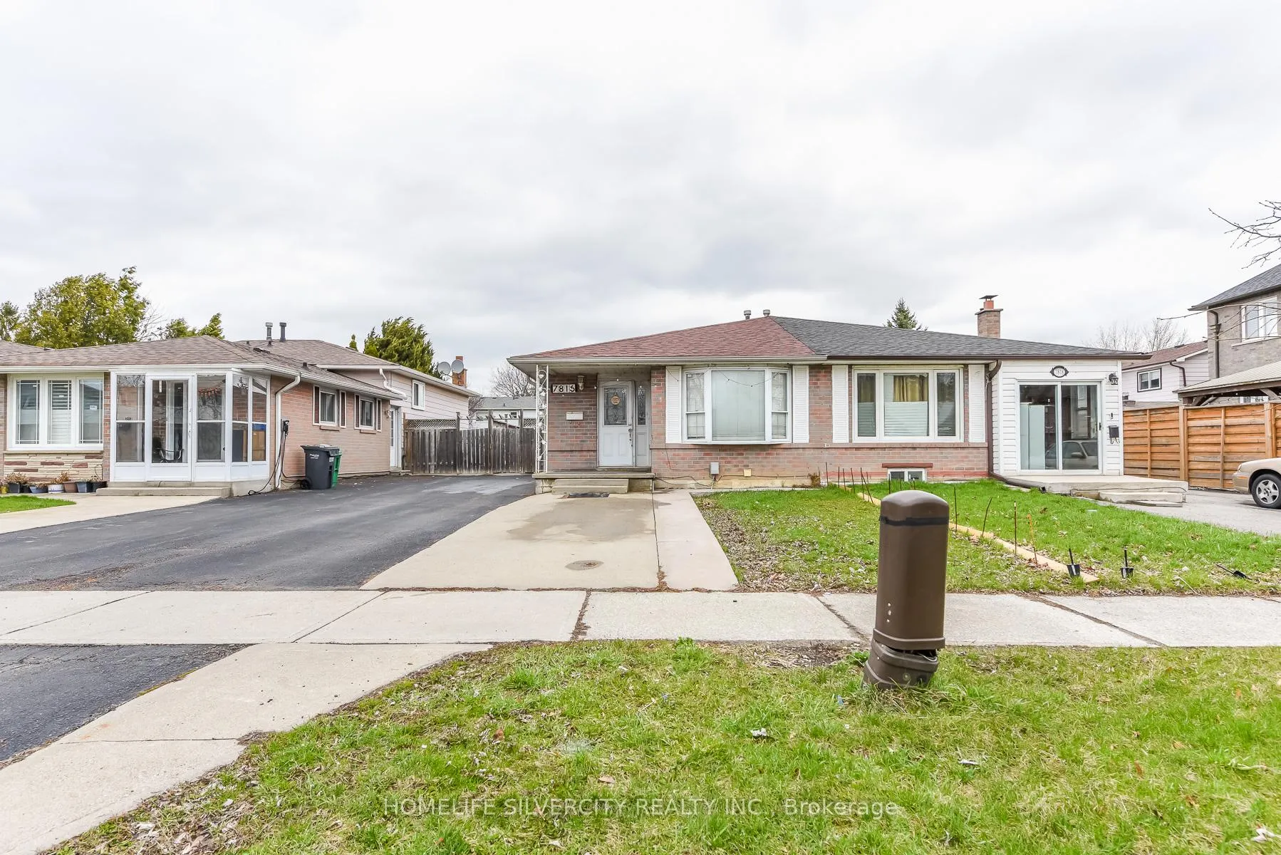 Photo 2 of 7816 Priory Crescent, Mississauga, Malton — HOMEH