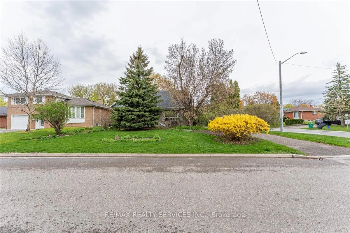 Photo 2 of 2 Windermere Court, Brampton, Northwood Park — HOMEH