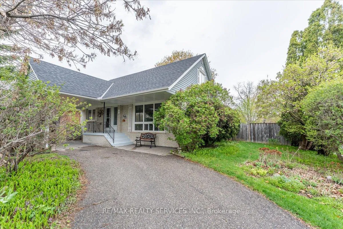 Photo 5 of 2 Windermere Court, Brampton, Northwood Park — HOMEH