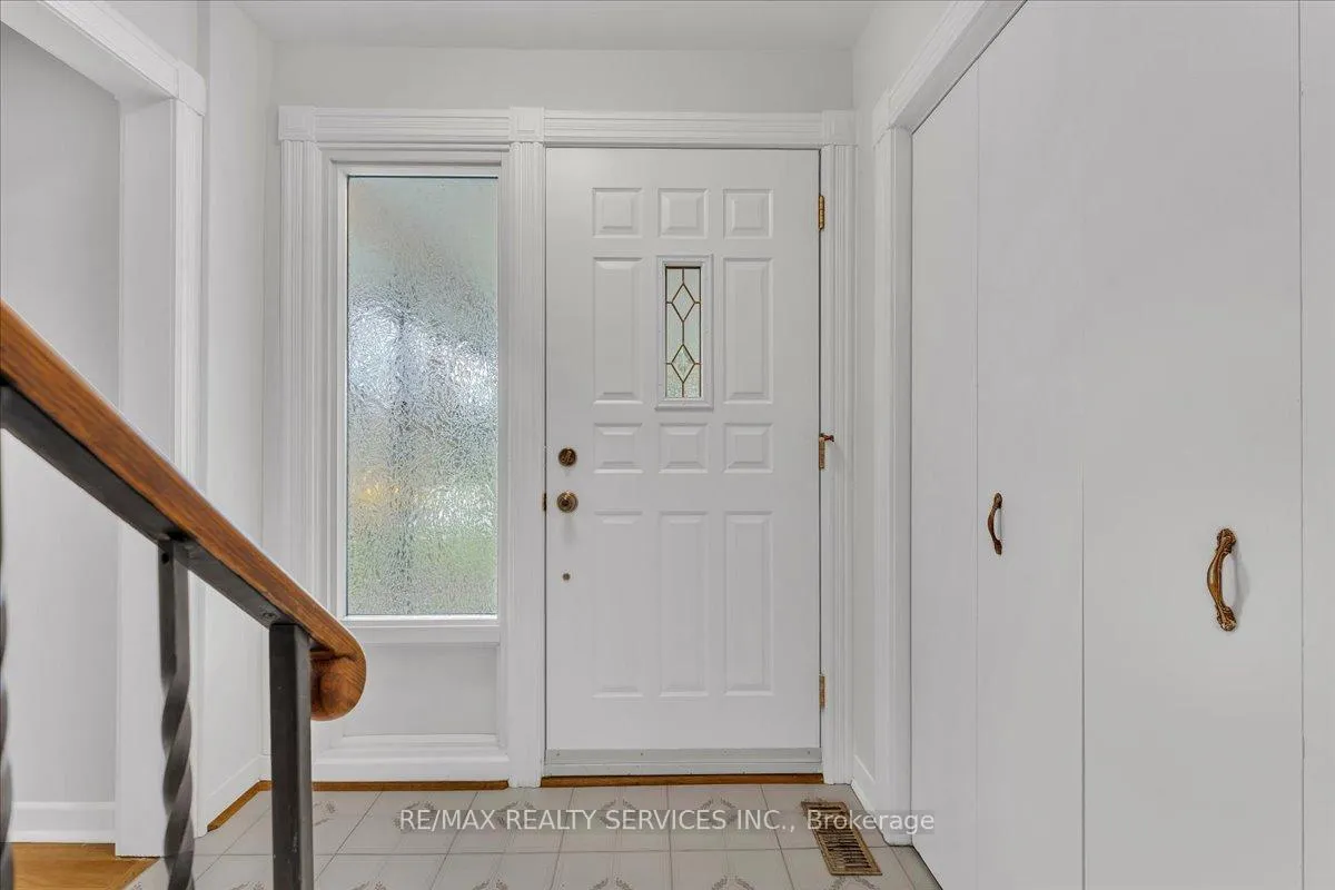 Photo 7 of 2 Windermere Court, Brampton, Northwood Park — HOMEH