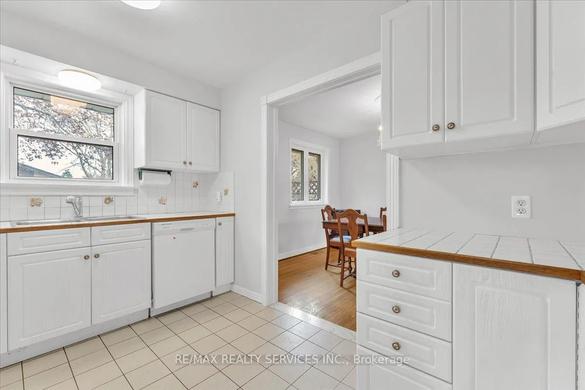 Photo 16 of 2 Windermere Court, Brampton, Northwood Park — HOMEH
