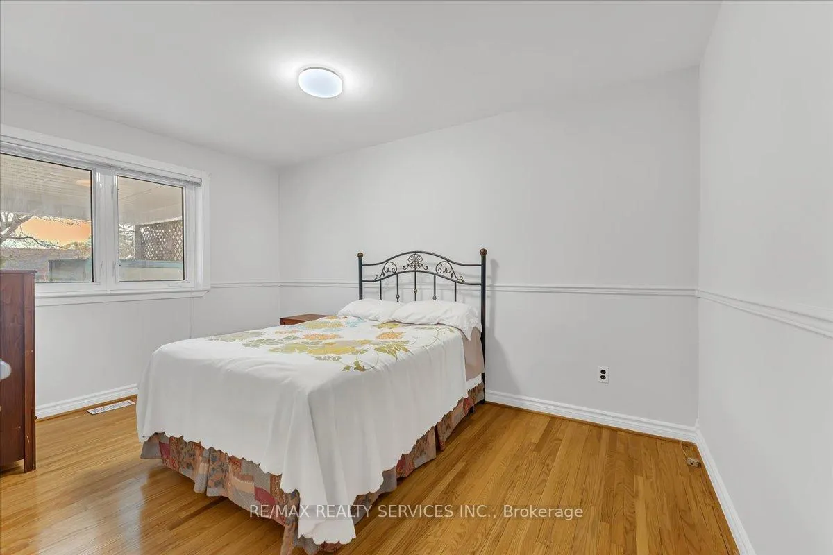 Photo 18 of 2 Windermere Court, Brampton, Northwood Park — HOMEH