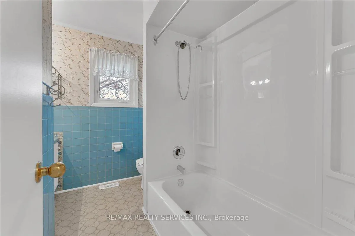 Photo 24 of 2 Windermere Court, Brampton, Northwood Park — HOMEH