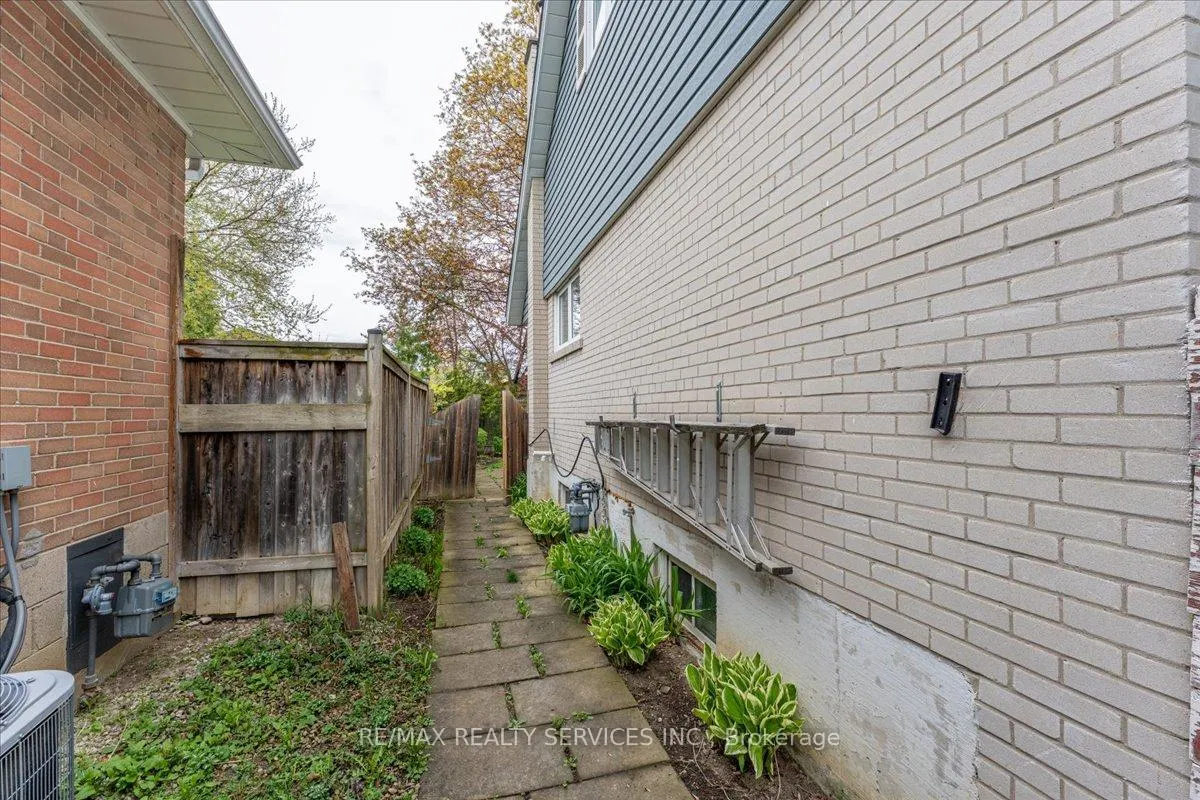 Photo 36 of 2 Windermere Court, Brampton, Northwood Park — HOMEH