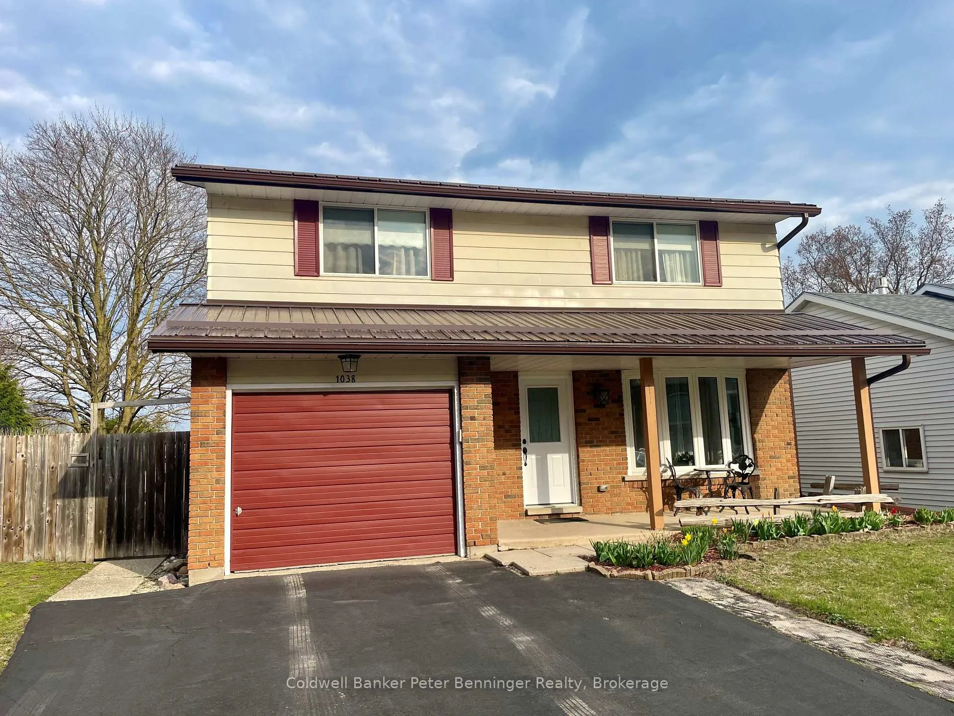 Photo of 1038 Wellington Street