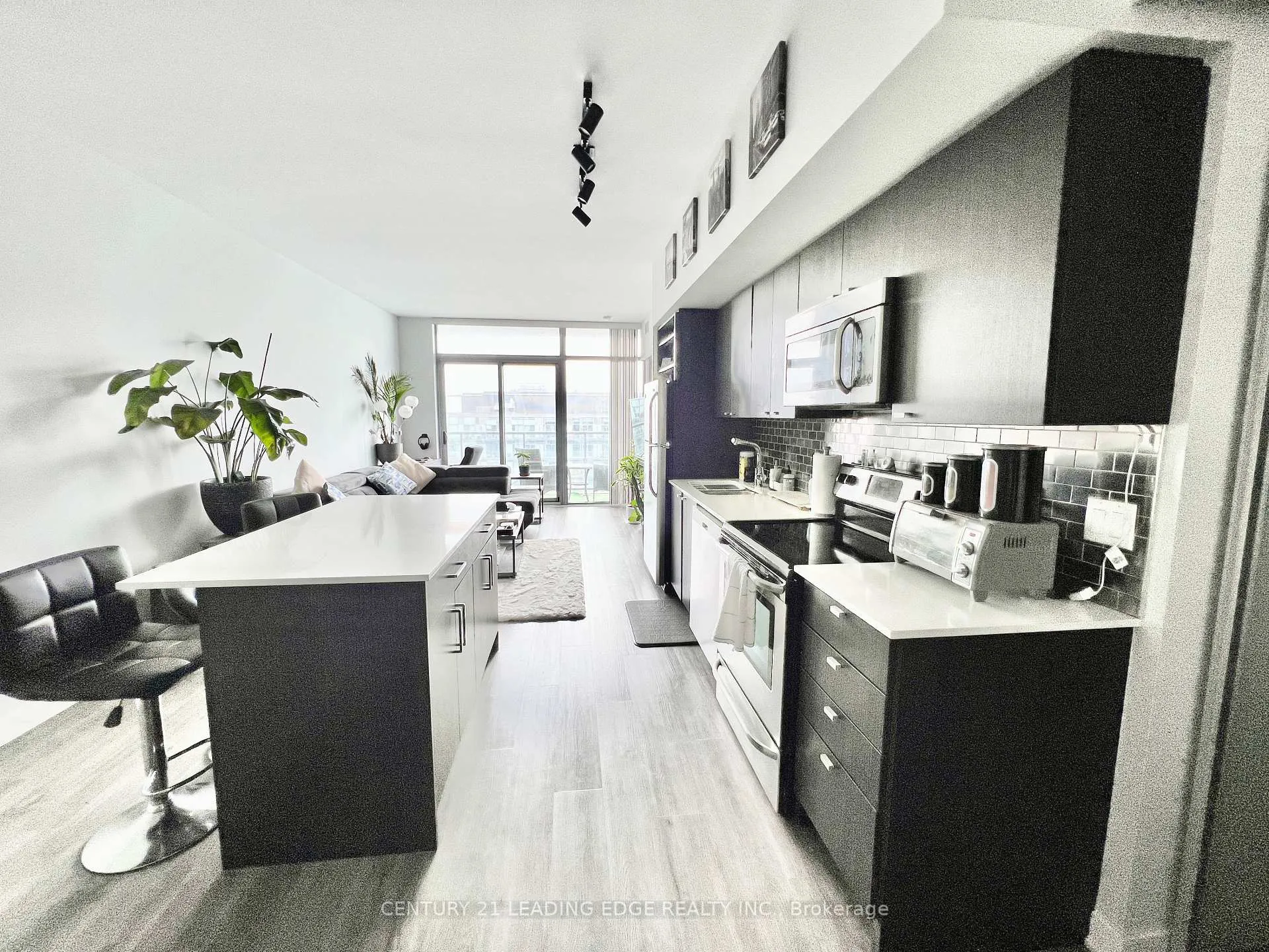Photo 4 of Unit 3015, 105 The Queensway, Toronto, High Park-Swansea — HOMEH