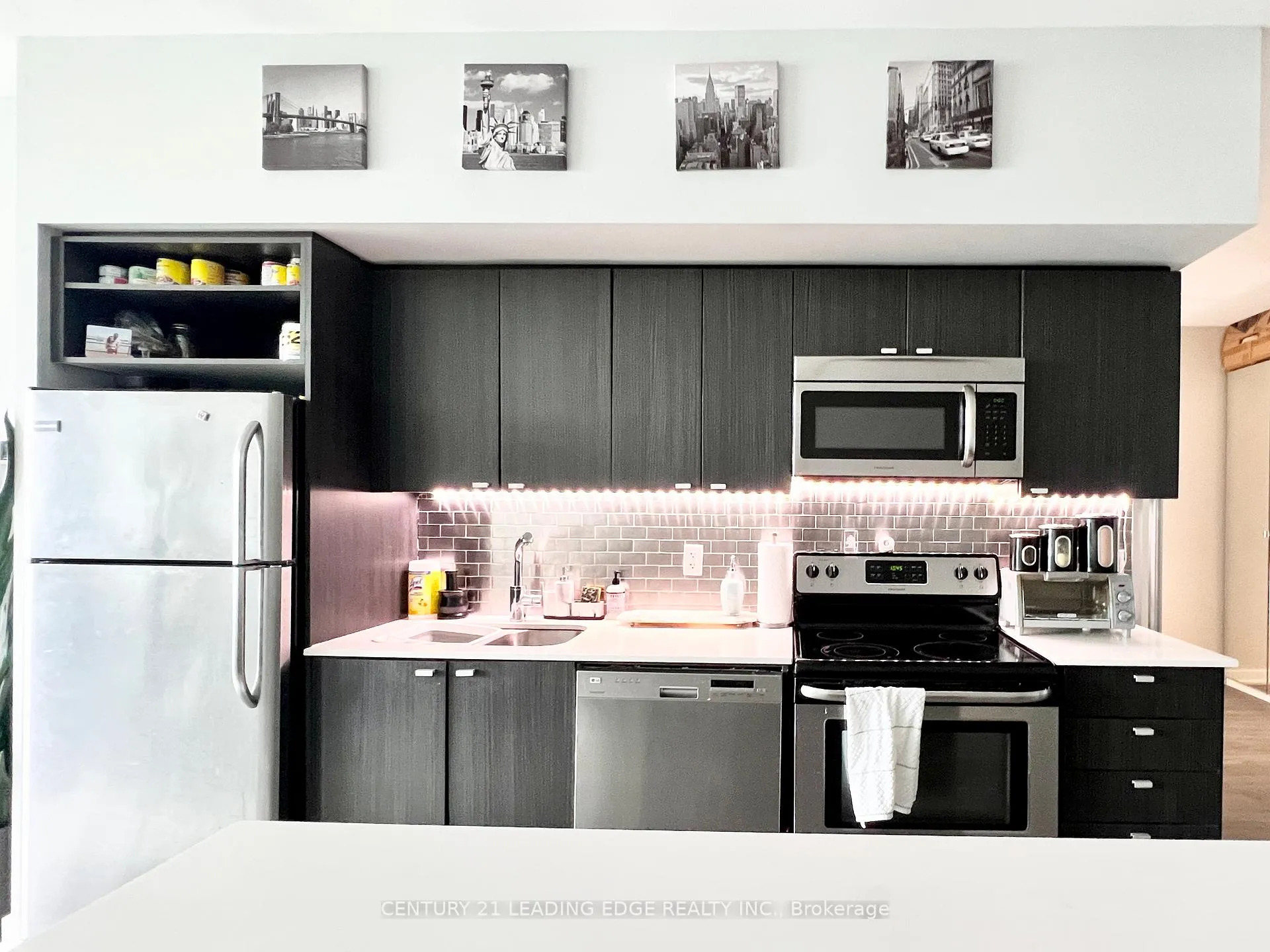 Photo 5 of Unit 3015, 105 The Queensway, Toronto, High Park-Swansea — HOMEH
