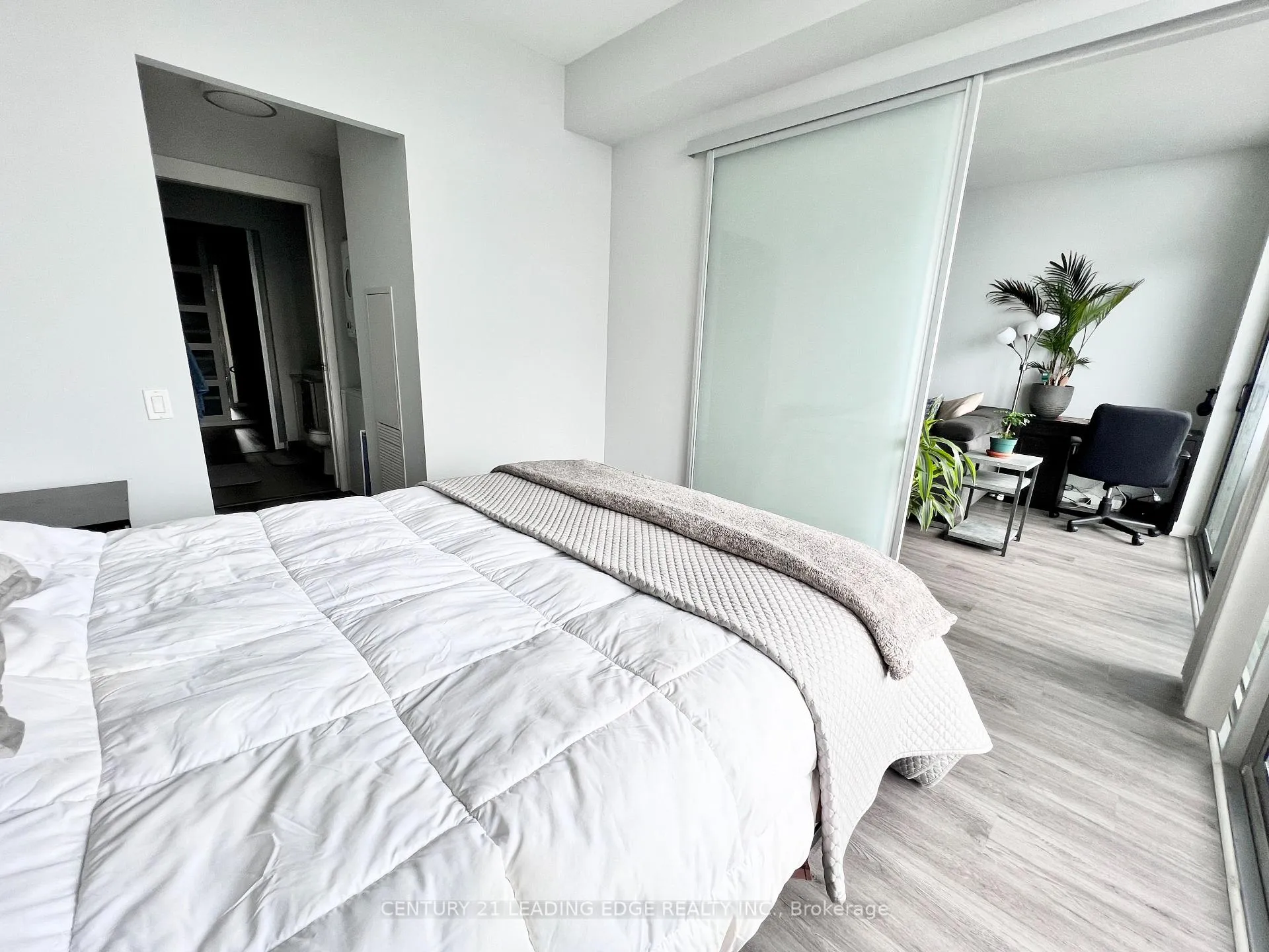 Photo 15 of Unit 3015, 105 The Queensway, Toronto, High Park-Swansea — HOMEH