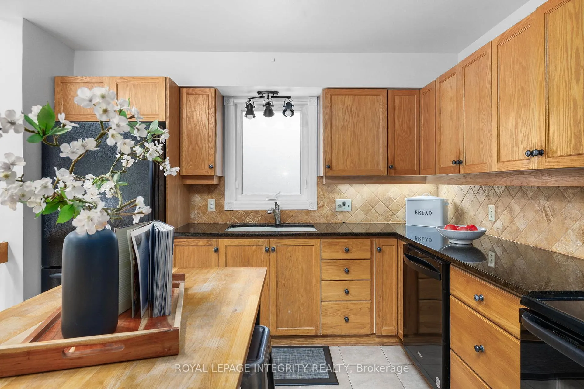 Photo 13 of 4 Hackett Street, Ottawa, Hunt Club Woods — HOMEH