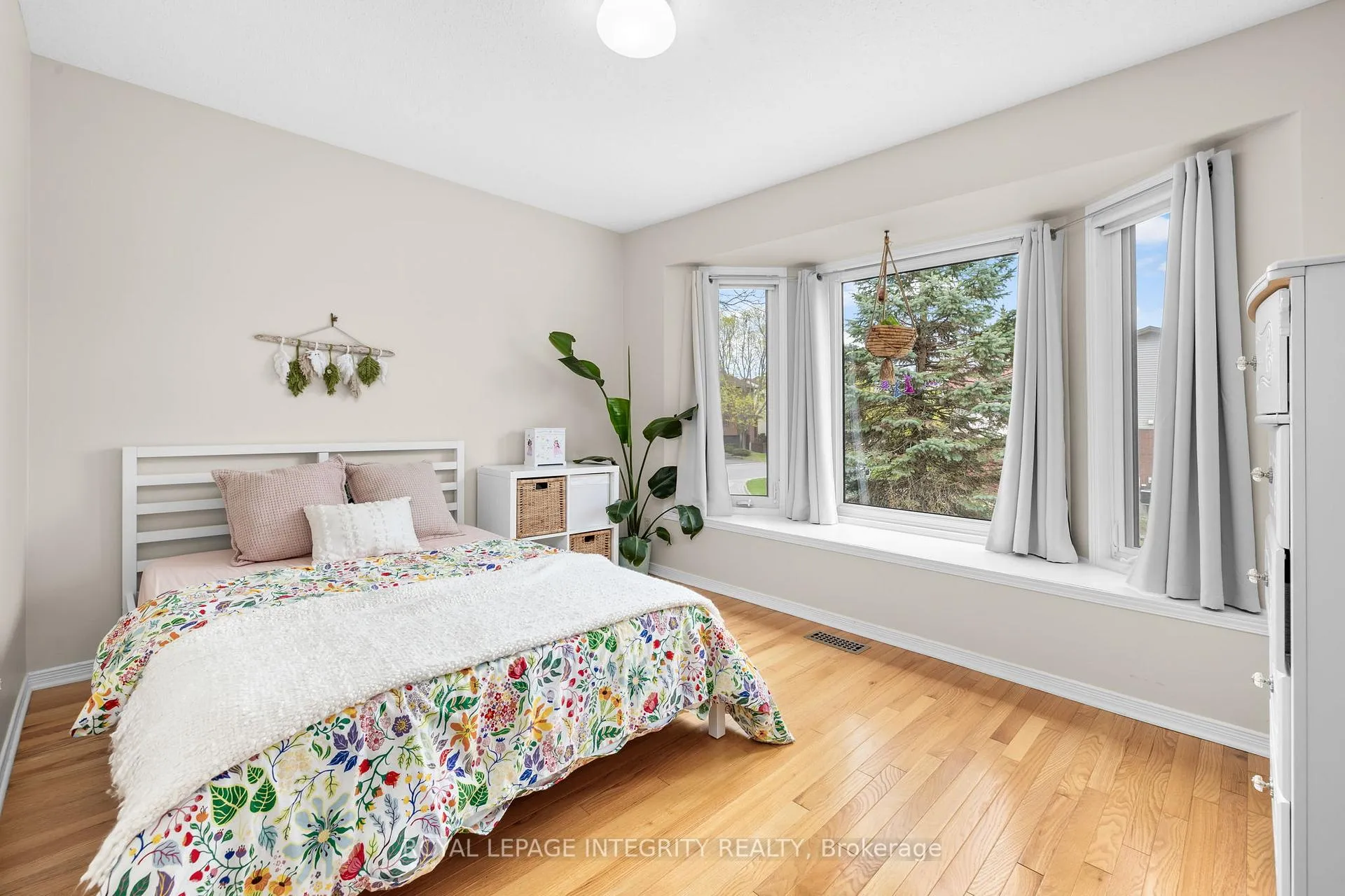 Photo 24 of 4 Hackett Street, Ottawa, Hunt Club Woods — HOMEH