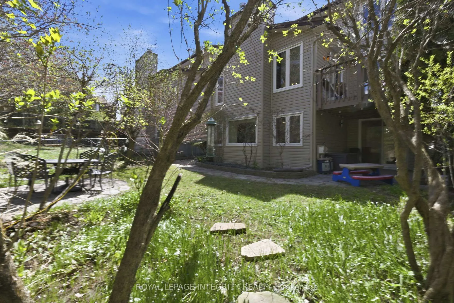 Photo 43 of 4 Hackett Street, Ottawa, Hunt Club Woods — HOMEH