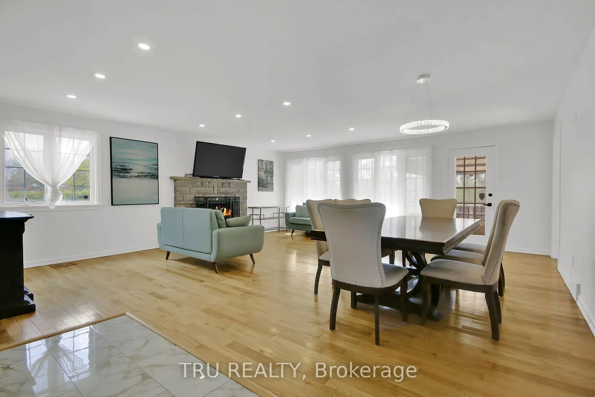 Photo 3 of 7038 Shields Drive, Ottawa, Greely — HOMEH