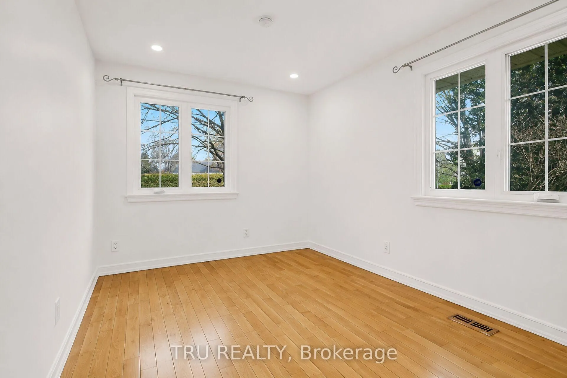 Photo 23 of 7038 Shields Drive, Ottawa, Greely — HOMEH