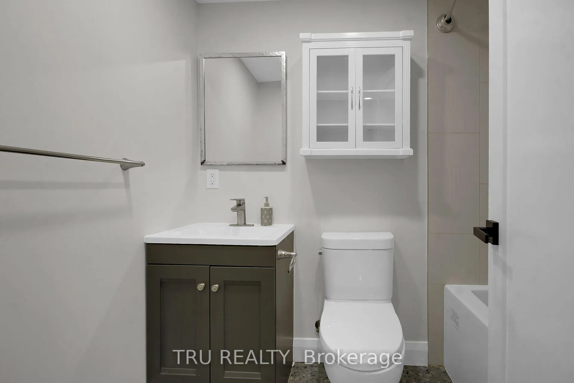 Photo 38 of 7038 Shields Drive, Ottawa, Greely — HOMEH