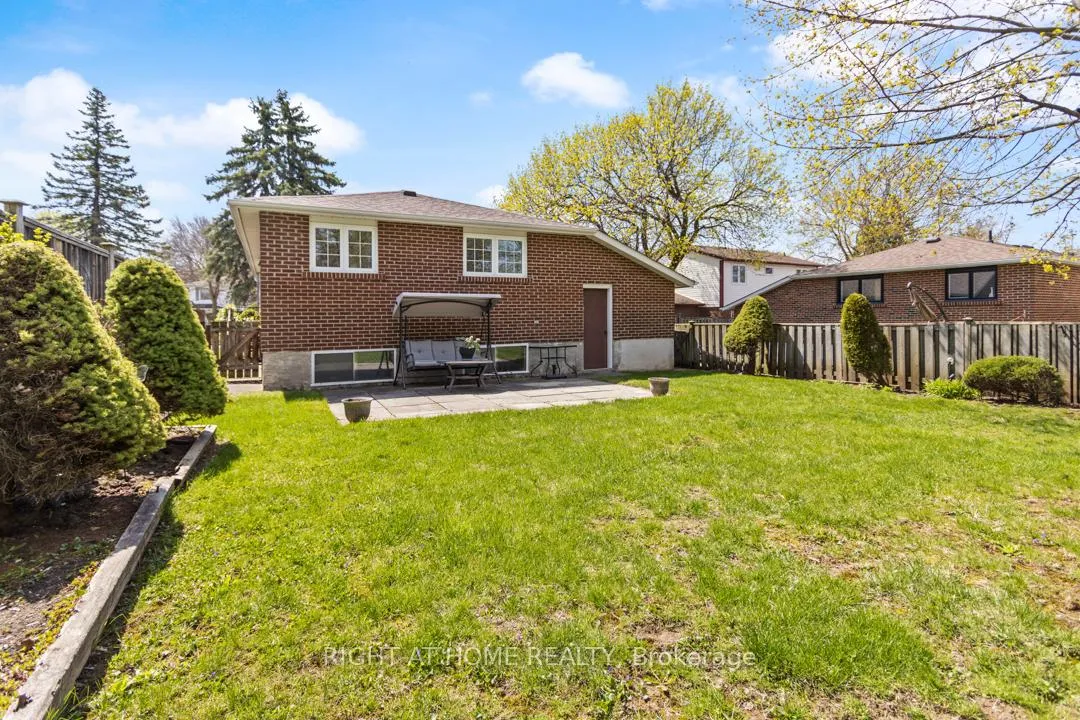 Photo 7 of 169 William Roe Boulevard, Newmarket, Central Newmarket — HOMEH