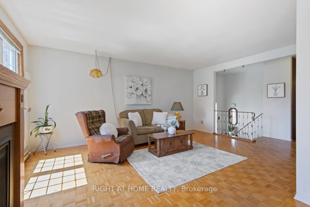 Photo 12 of 169 William Roe Boulevard, Newmarket, Central Newmarket — HOMEH