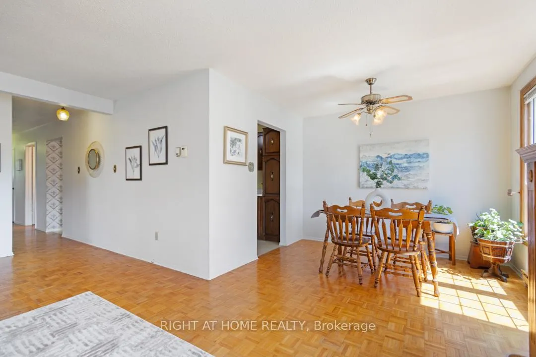 Photo 13 of 169 William Roe Boulevard, Newmarket, Central Newmarket — HOMEH