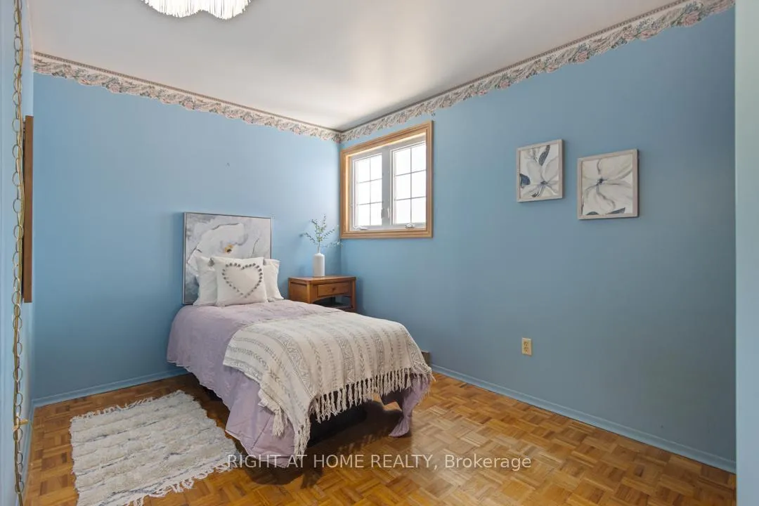 Photo 20 of 169 William Roe Boulevard, Newmarket, Central Newmarket — HOMEH